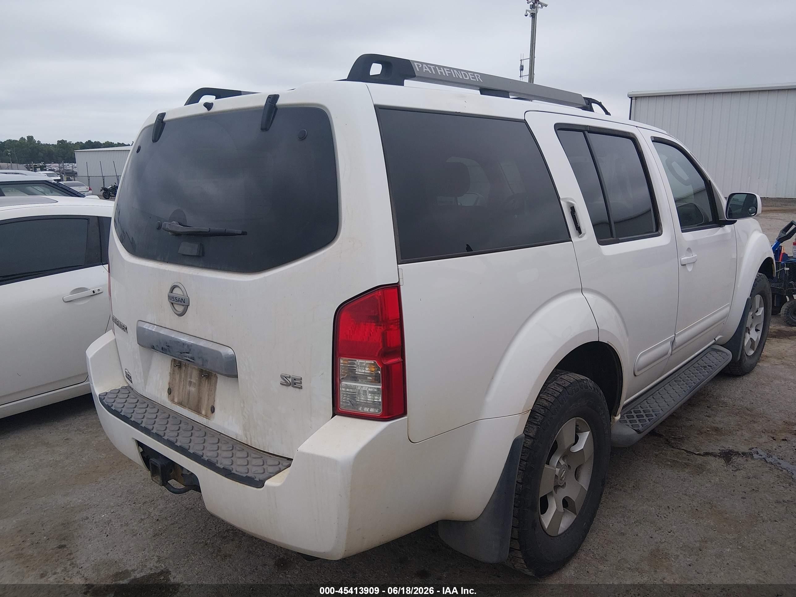 2005 Nissan Pathfinder Se White vin: 5N1AR18U55C754018