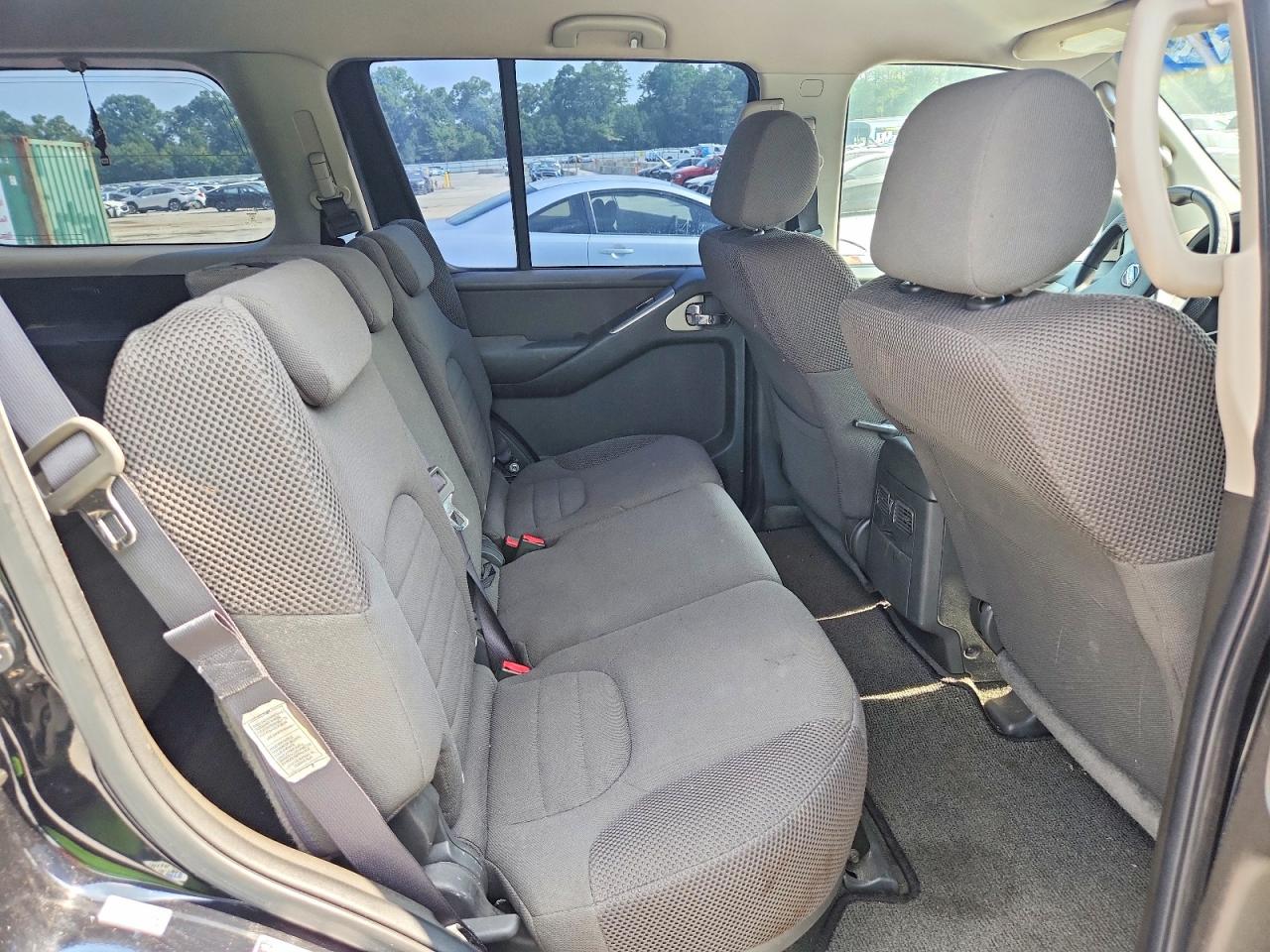 2006 Nissan Pathfinder S Black vin: 5N1AR18U56C634382