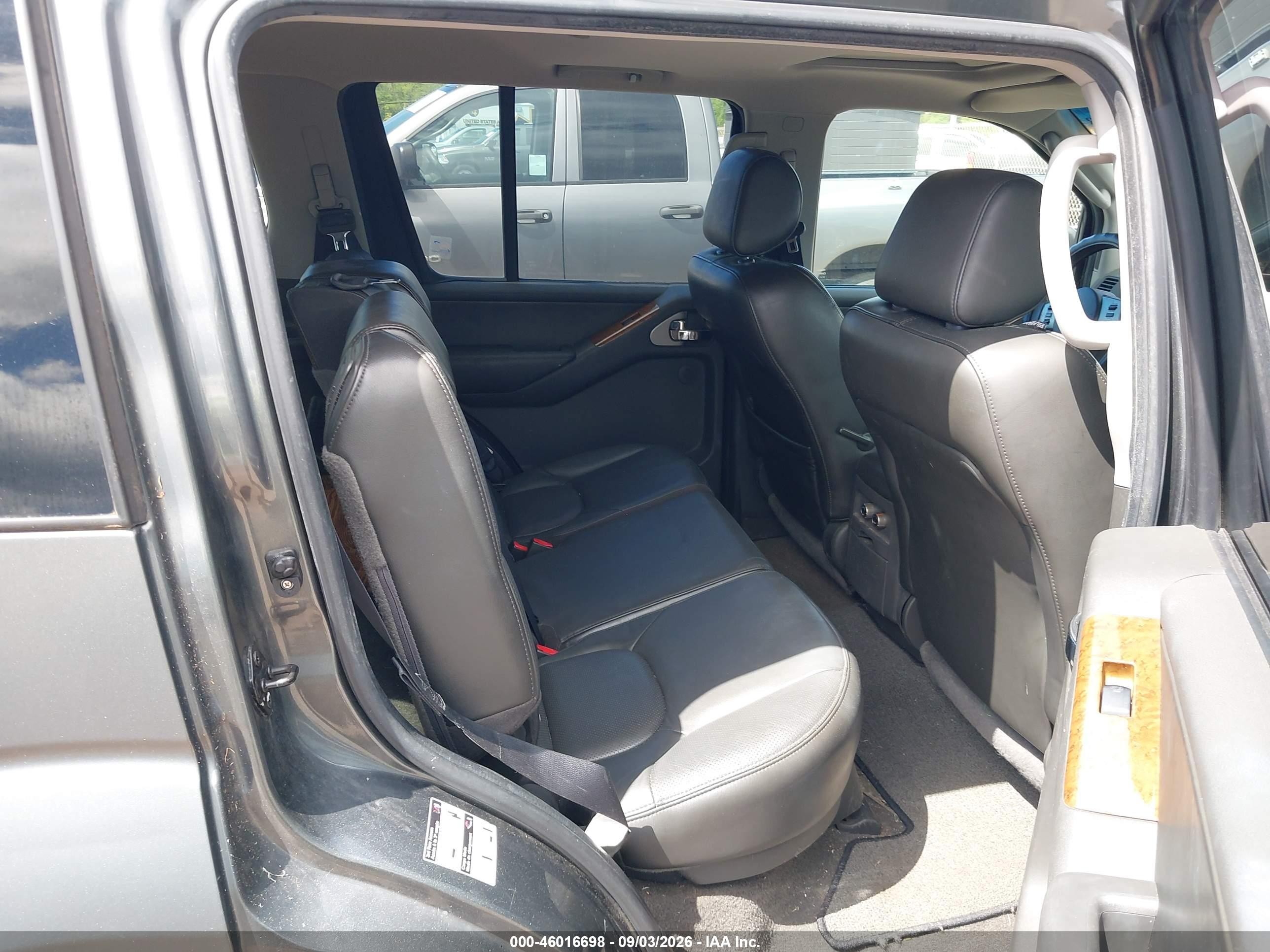 2006 Nissan Pathfinder Le Серый vin: 5N1AR18U56C660707