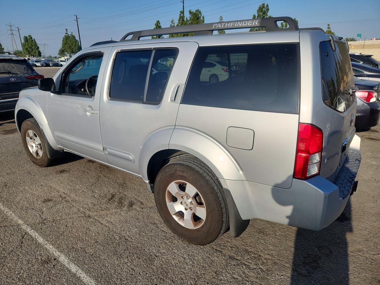 2006 Nissan Pathfinder Le/se/xe Silver vin: 5N1AR18U56C680357