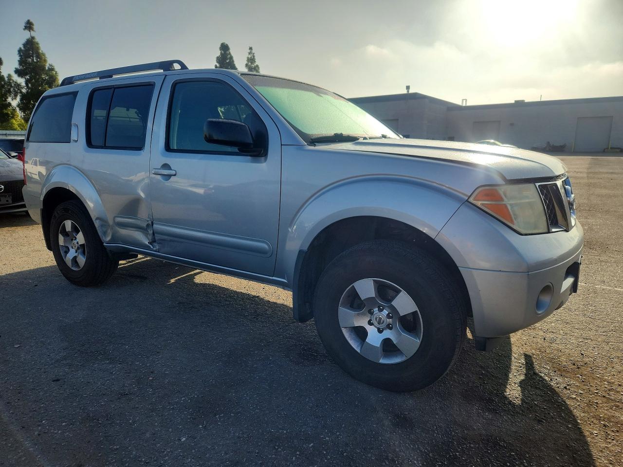 2006 Nissan Pathfinder Le/se/xe Silver vin: 5N1AR18U56C680357