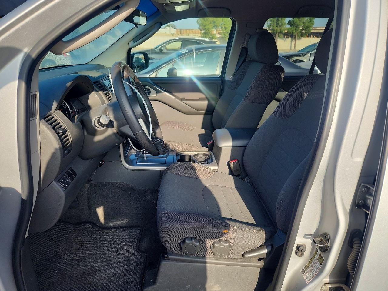 2006 Nissan Pathfinder Le/se/xe Silver vin: 5N1AR18U56C680357