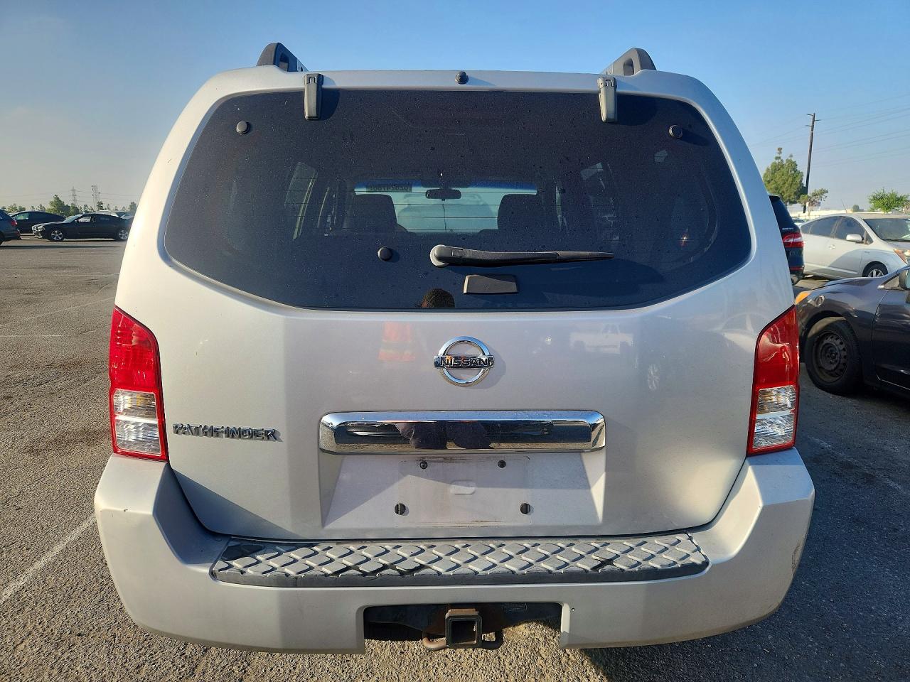 2006 Nissan Pathfinder Le/se/xe Silver vin: 5N1AR18U56C680357