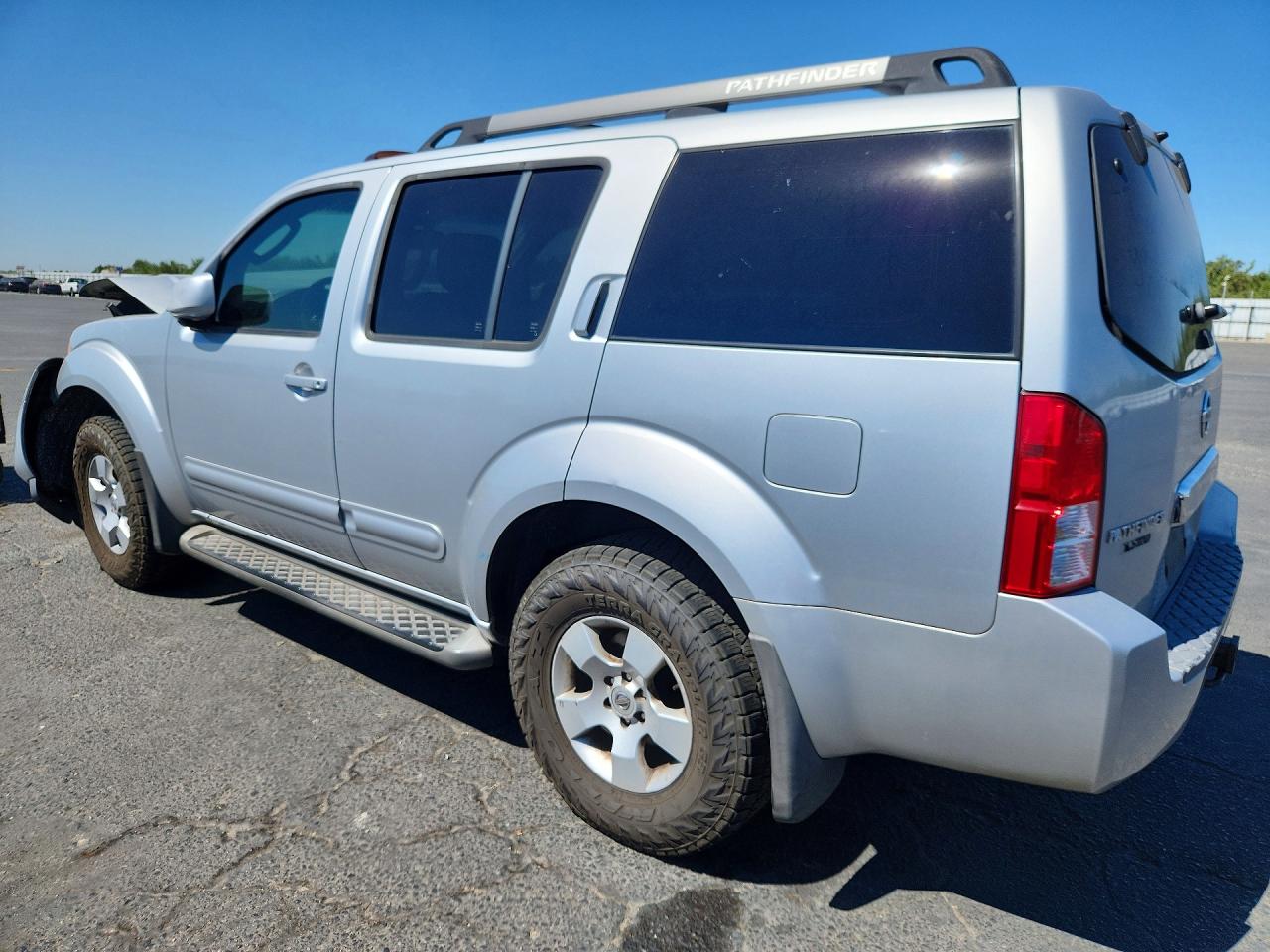 2006 Nissan Pathfinder S Silver vin: 5N1AR18U56C684800