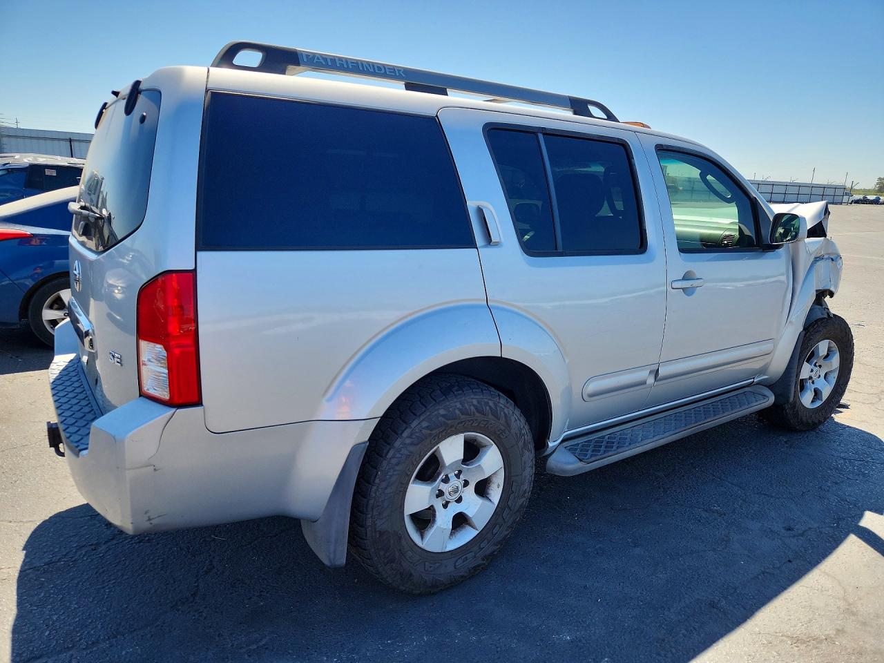 2006 Nissan Pathfinder S Silver vin: 5N1AR18U56C684800