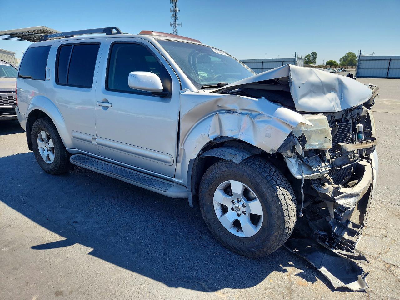 2006 Nissan Pathfinder S Silver vin: 5N1AR18U56C684800