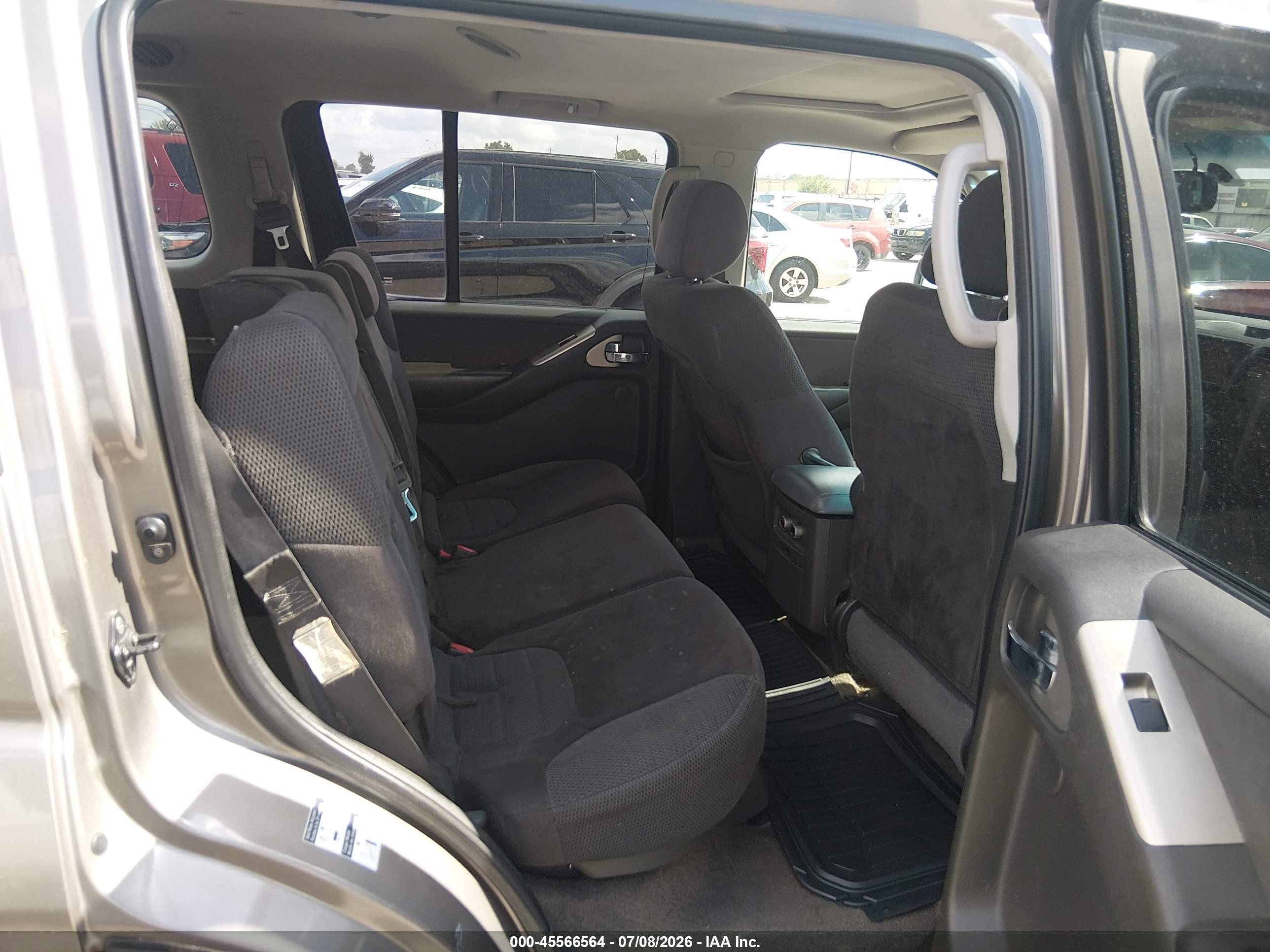 2006 Nissan Pathfinder Se Beige vin: 5N1AR18U66C642300