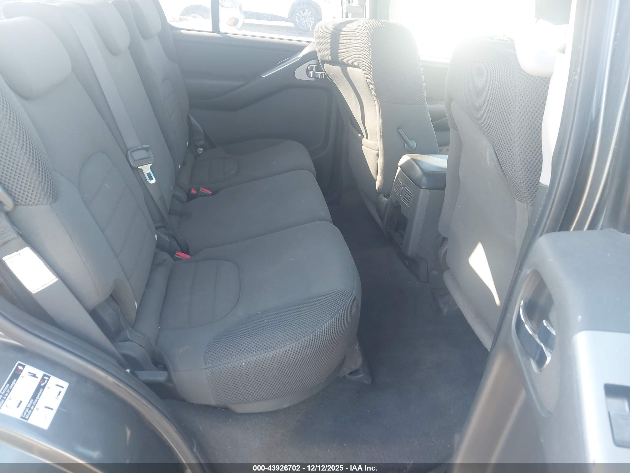 2006 Nissan Pathfinder S Gray vin: 5N1AR18U66C648727