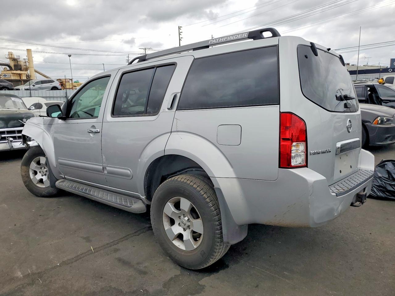 2006 Nissan Pathfinder S Silver vin: 5N1AR18U66C683624