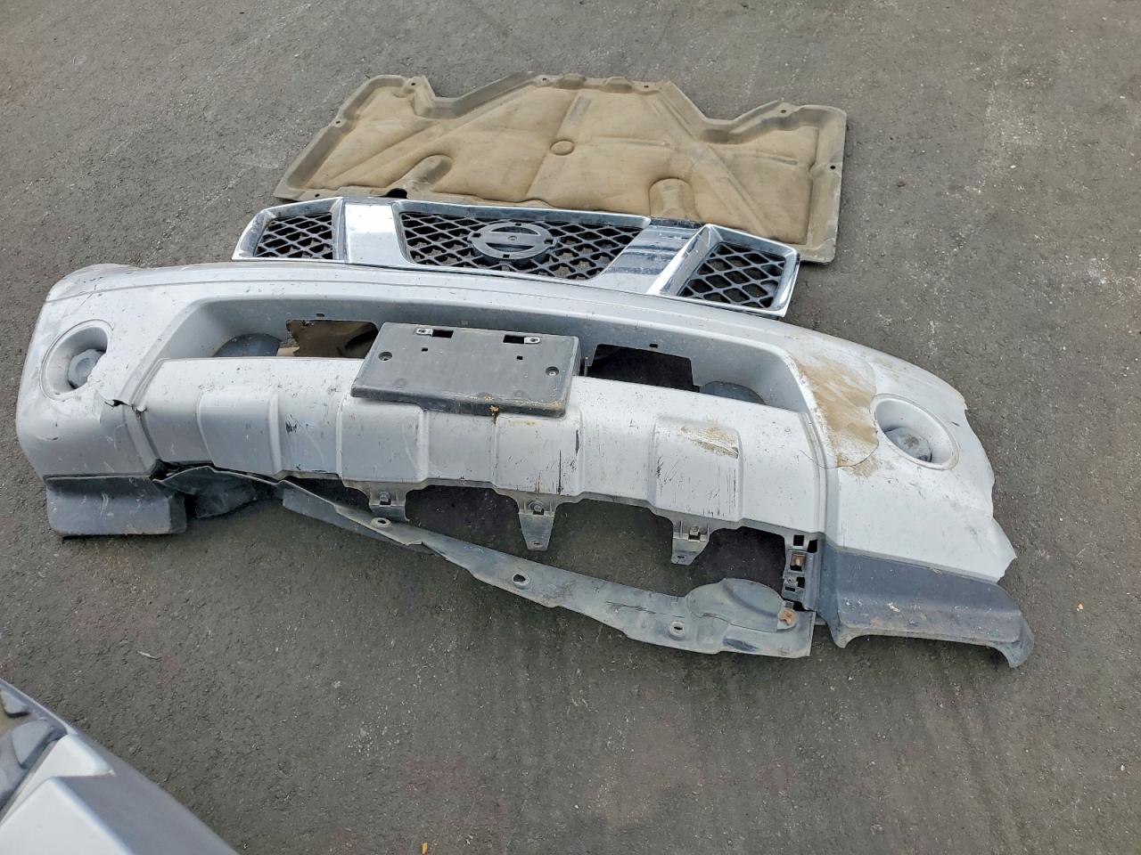 2006 Nissan Pathfinder S Silver vin: 5N1AR18U66C683624