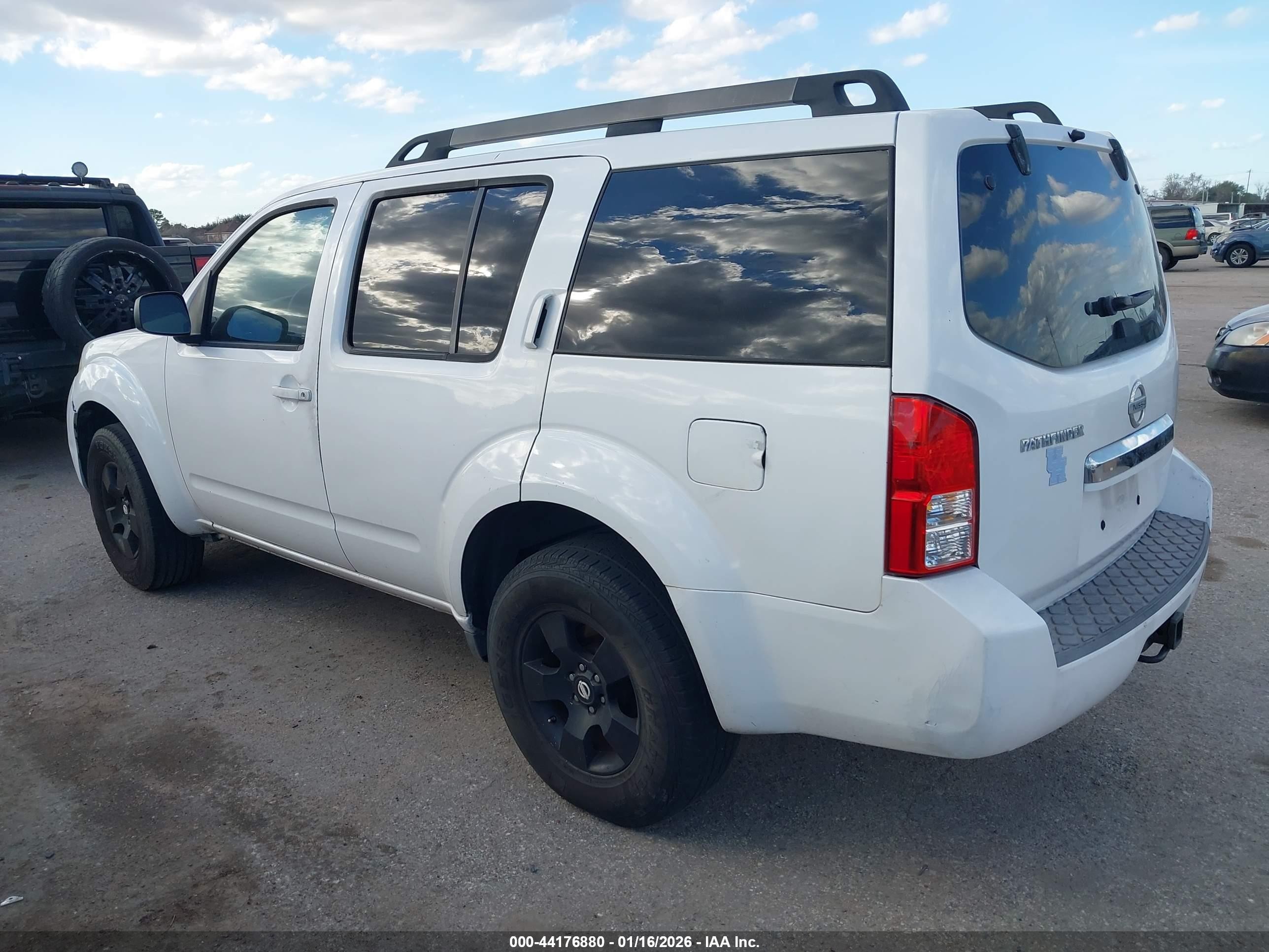 2008 Nissan Pathfinder S White vin: 5N1AR18U68C607100