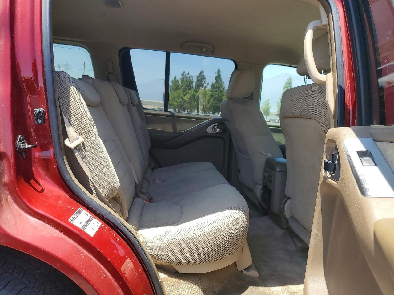 2005 Nissan Pathfinder Xe Red vin: 5N1AR18U75C711008