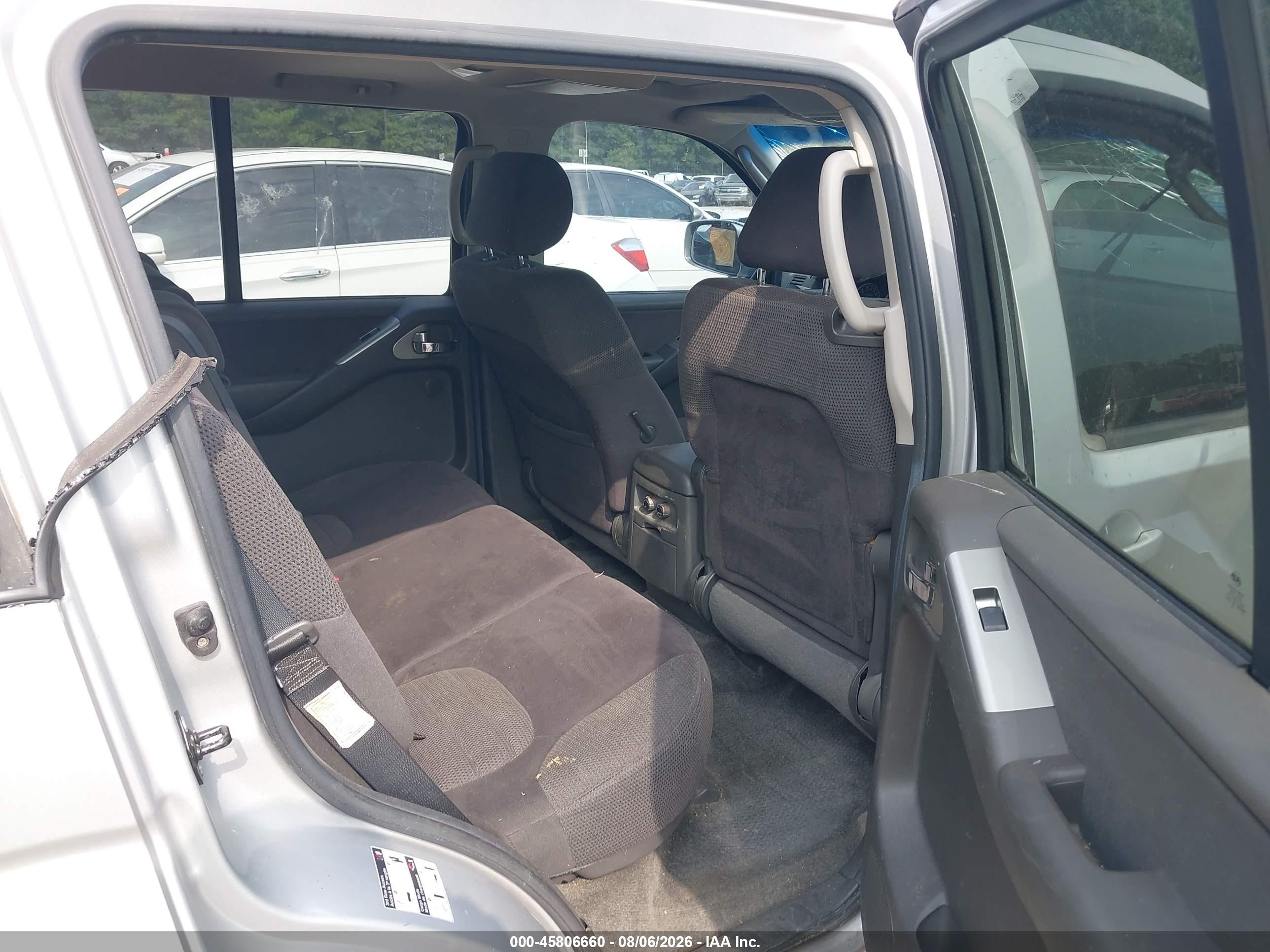 2005 Nissan Pathfinder Se Silver vin: 5N1AR18U75C780670