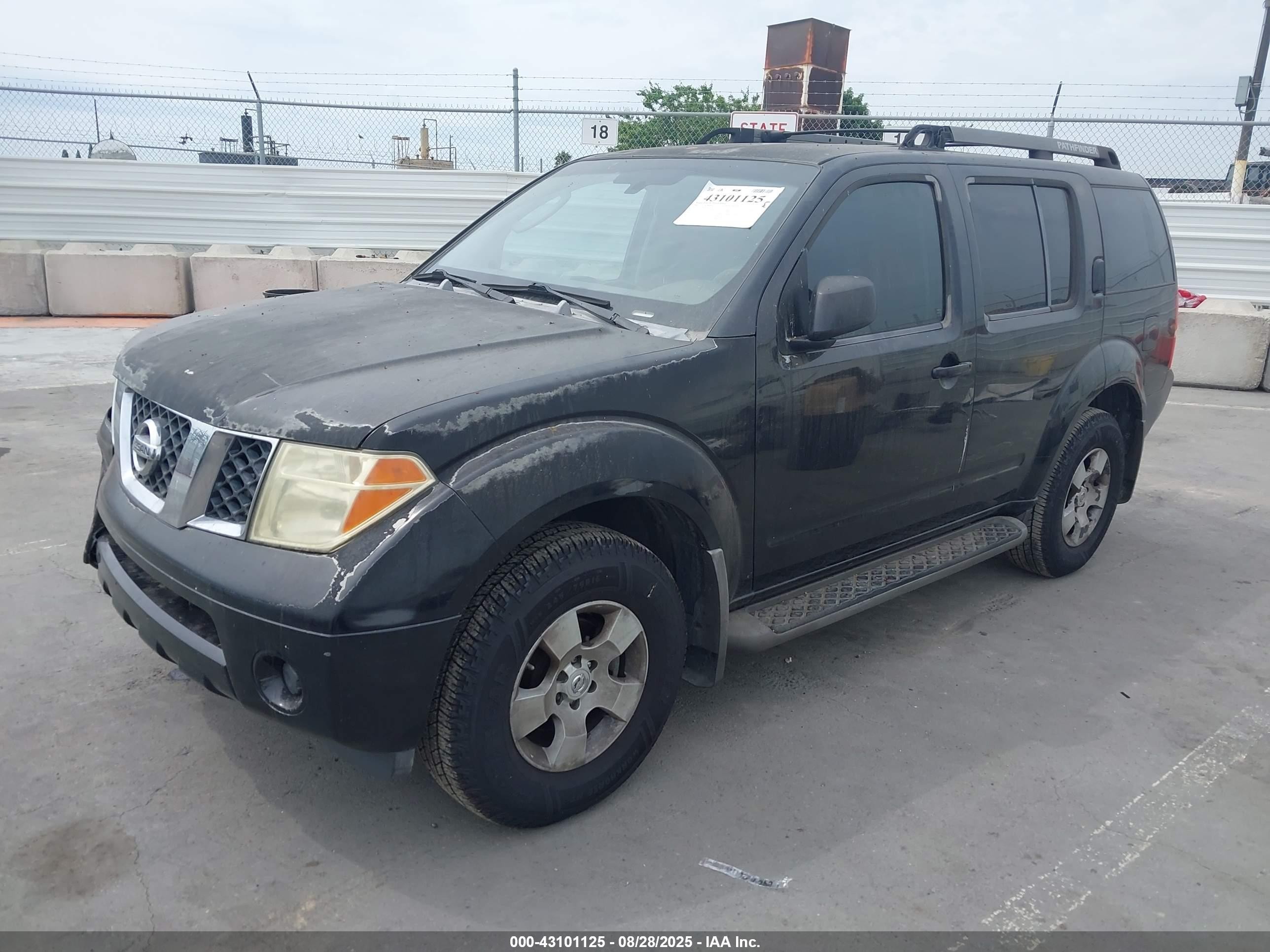 2005 Nissan Pathfinder Xe Black vin: 5N1AR18U85C746785