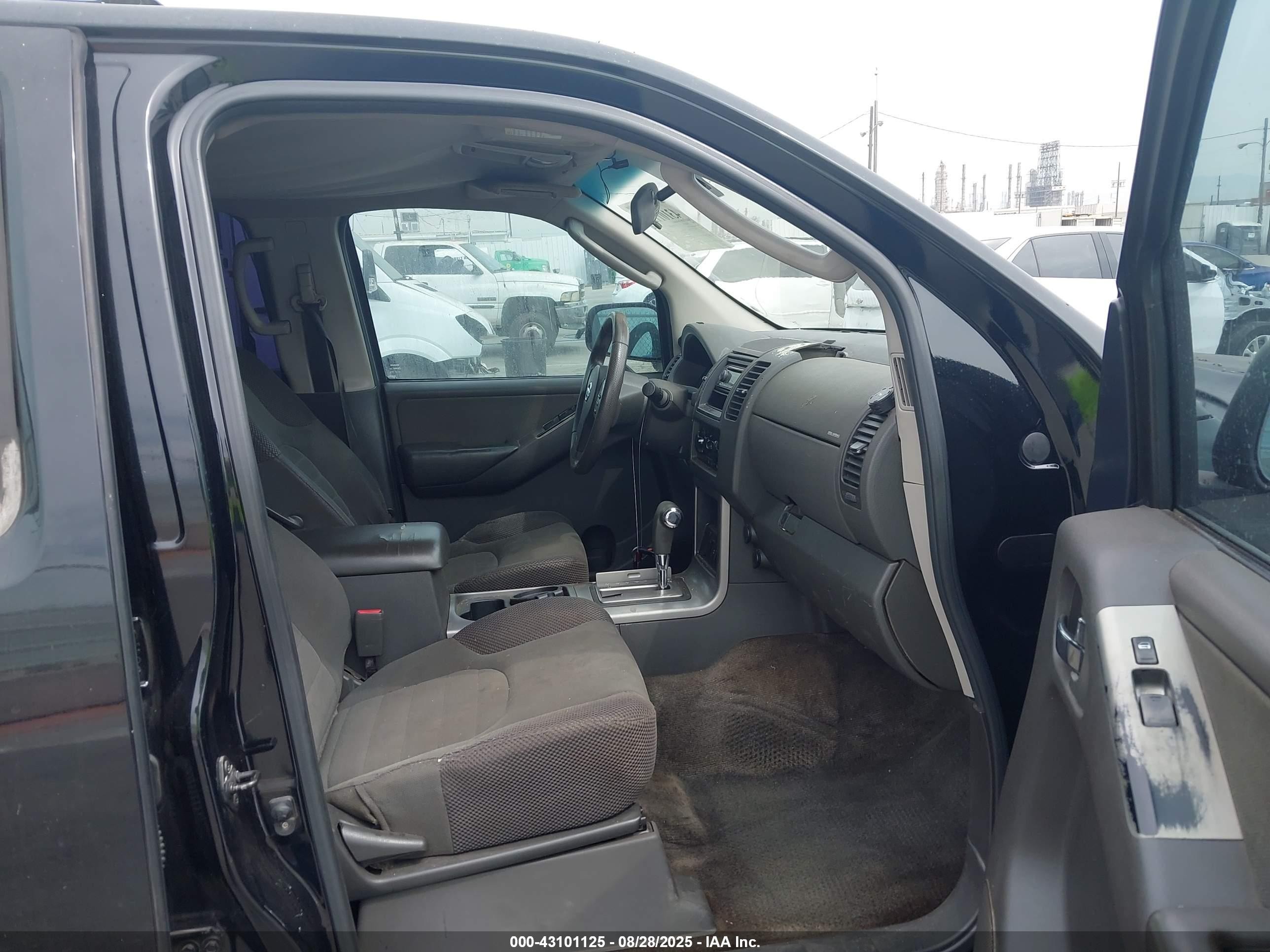 2005 Nissan Pathfinder Xe Black vin: 5N1AR18U85C746785