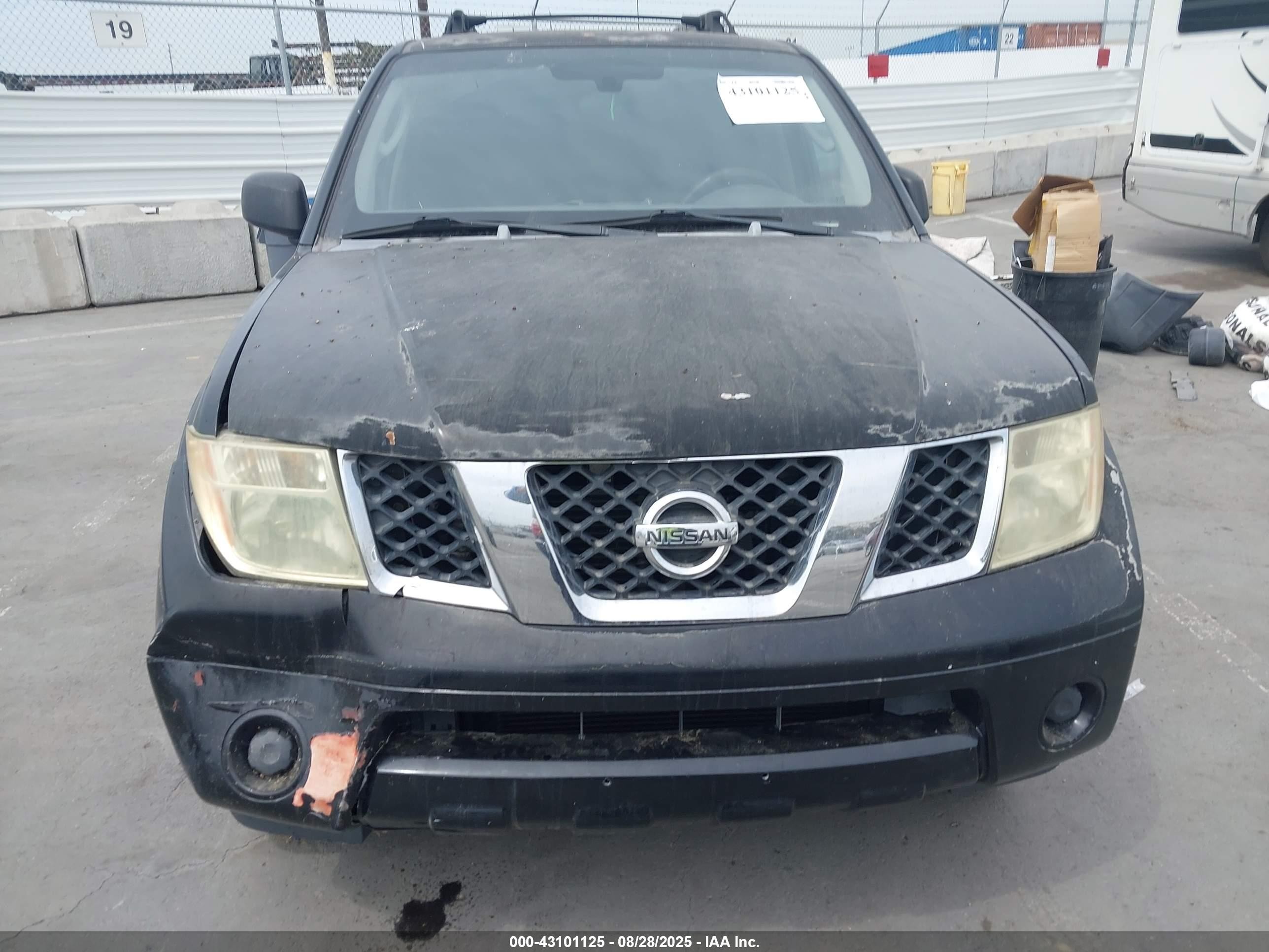 2005 Nissan Pathfinder Xe Black vin: 5N1AR18U85C746785