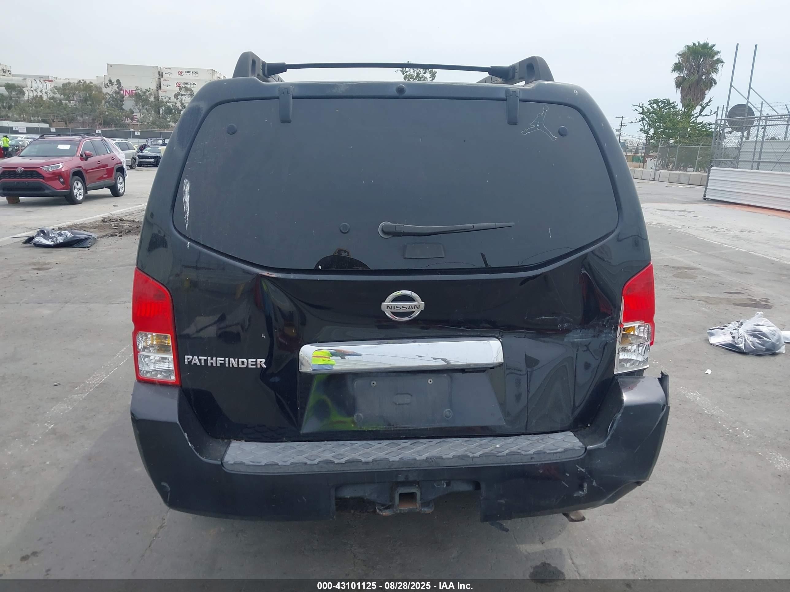 2005 Nissan Pathfinder Xe Black vin: 5N1AR18U85C746785