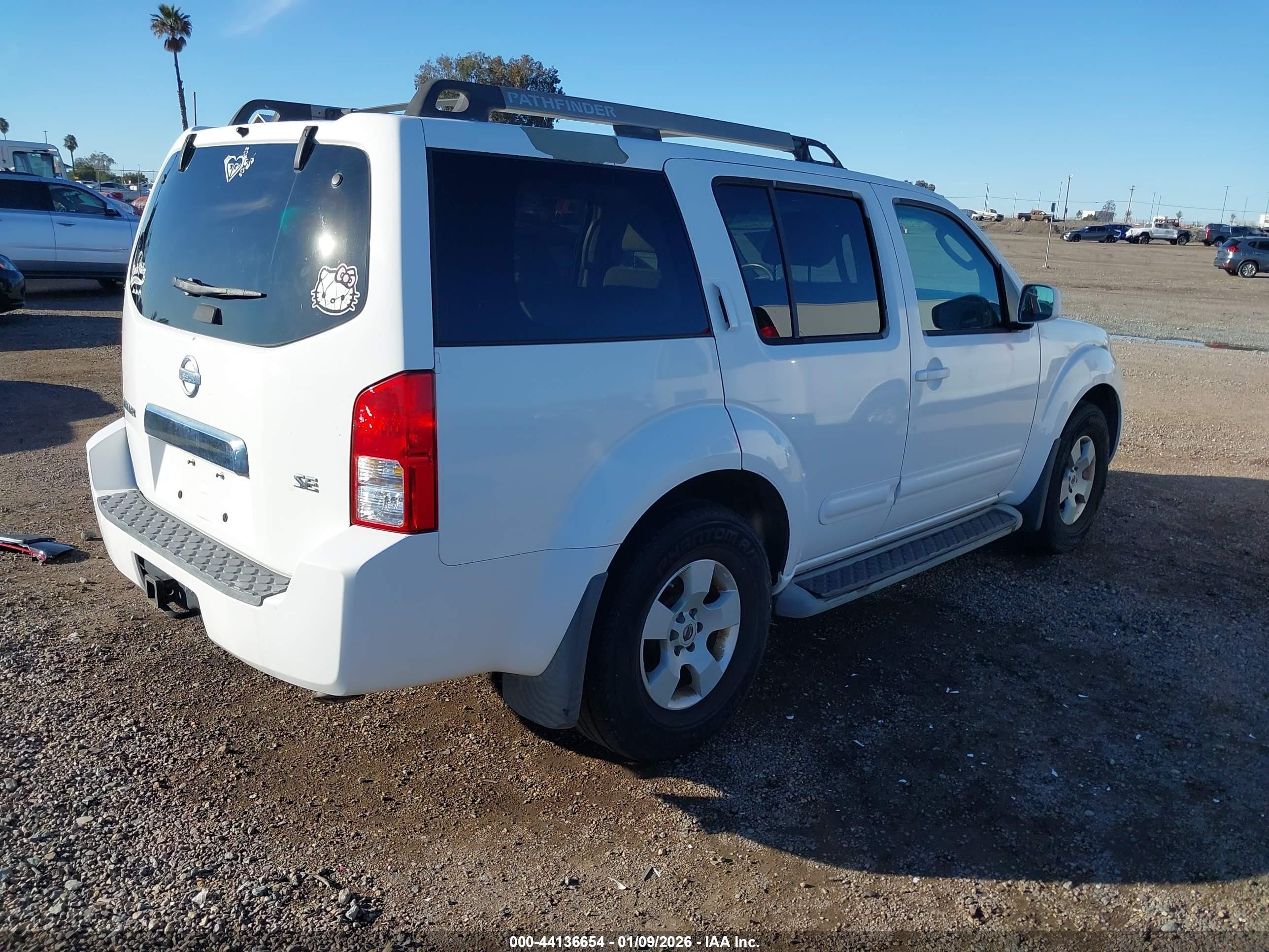2005 Nissan Pathfinder Se White vin: 5N1AR18U85C776403