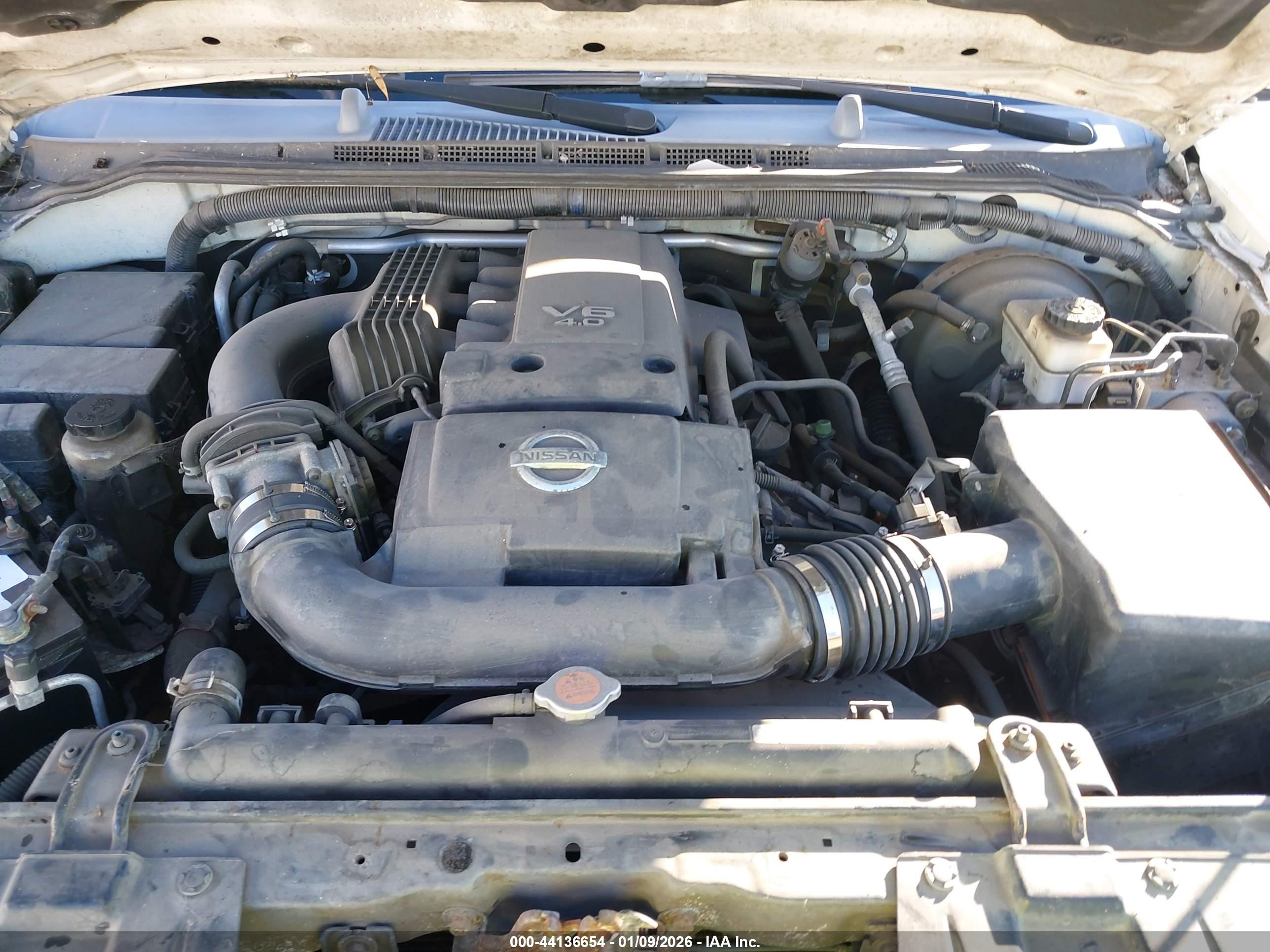 2005 Nissan Pathfinder Se White vin: 5N1AR18U85C776403