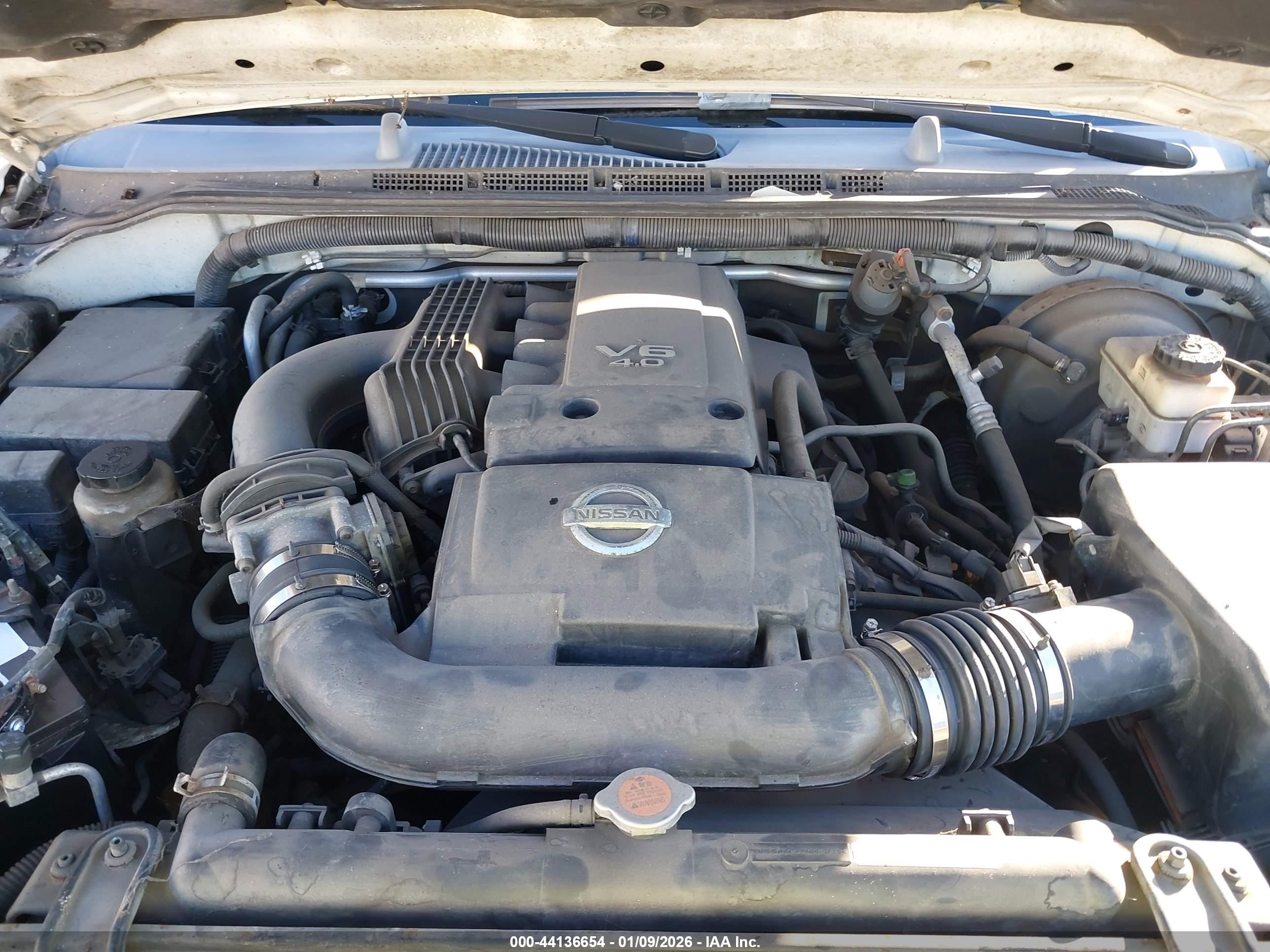 2005 Nissan Pathfinder Se White vin: 5N1AR18U85C776403