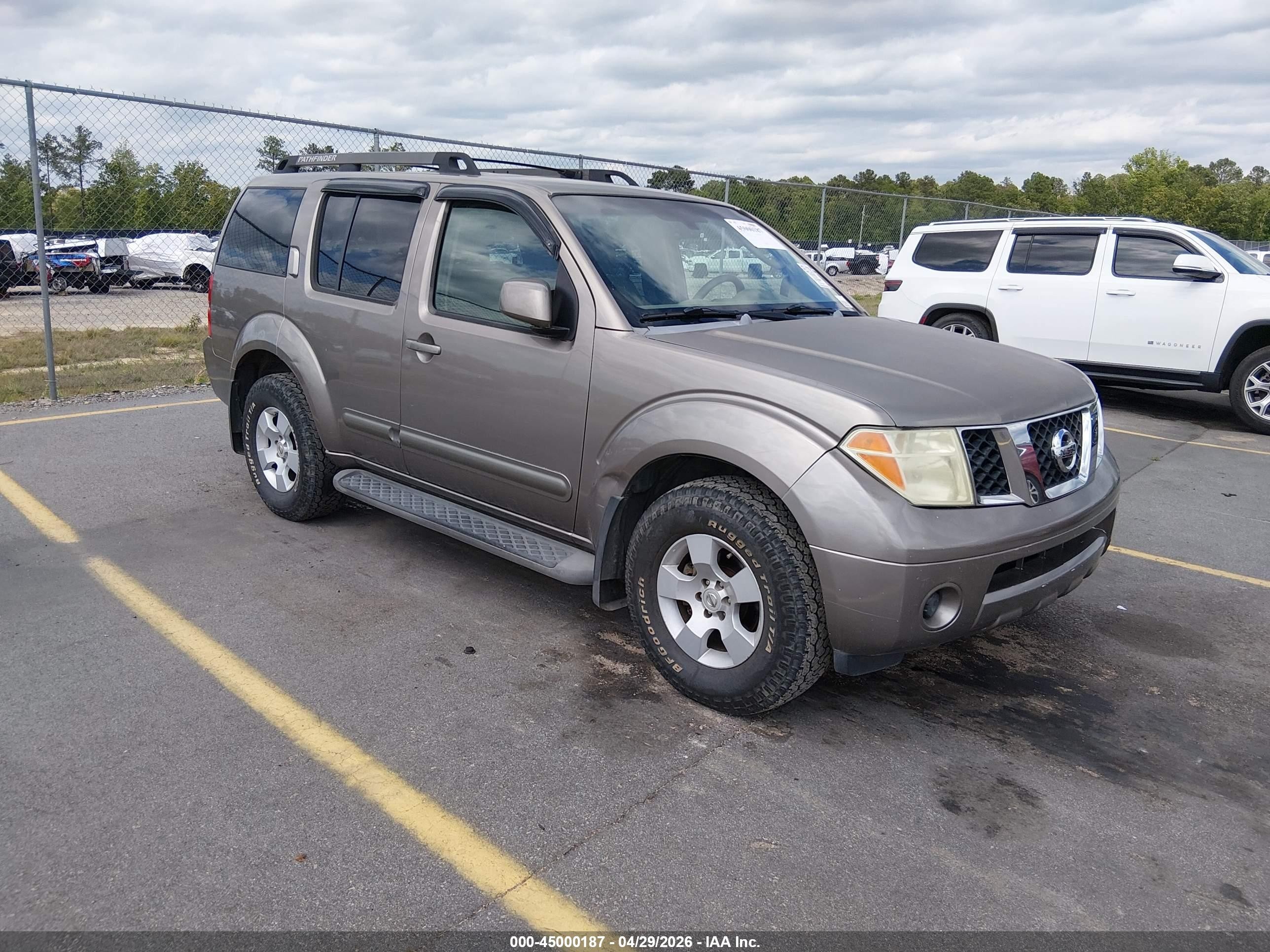 2006 Nissan Pathfinder Se Champagne vin: 5N1AR18U86C682216