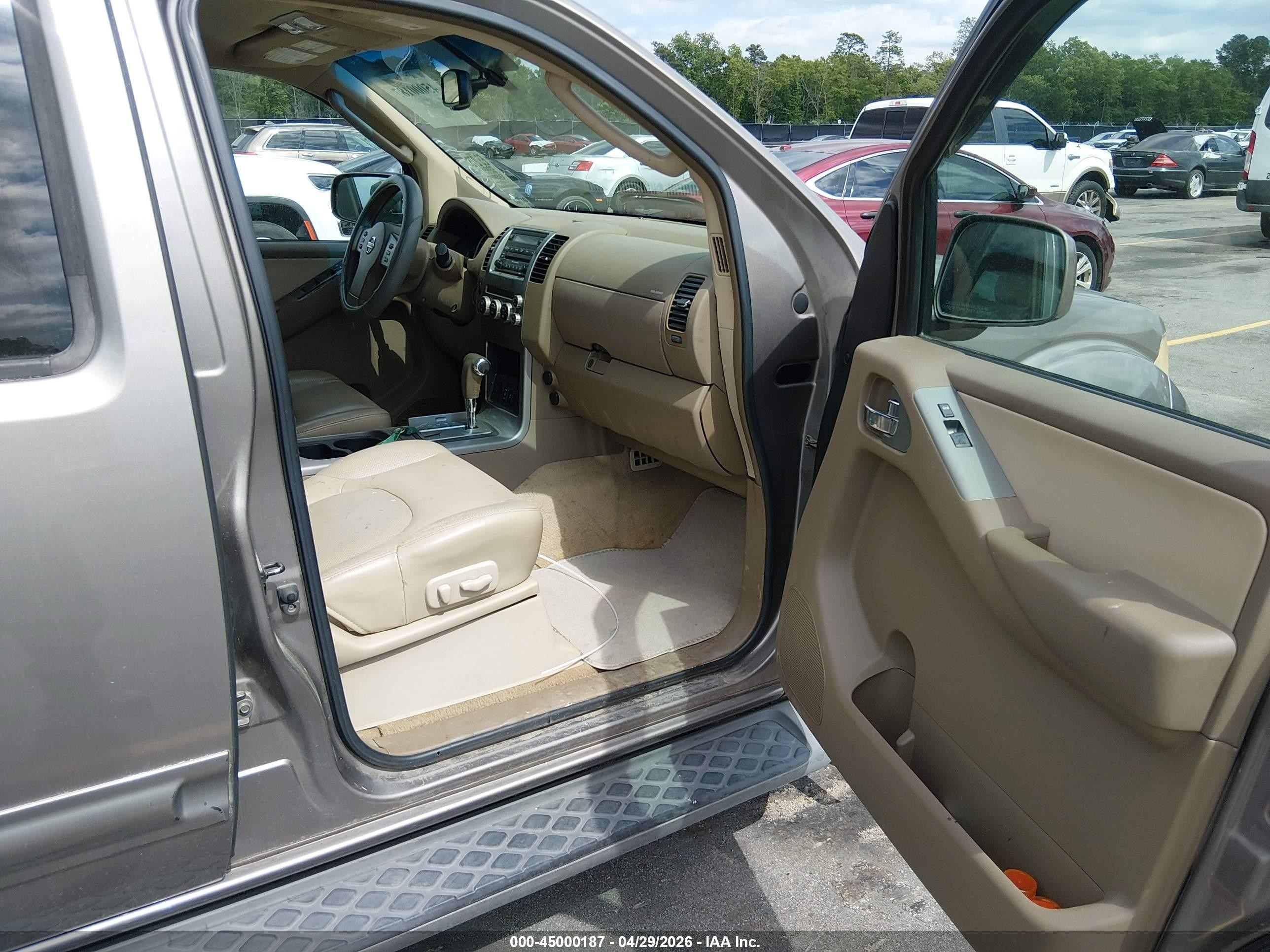 2006 Nissan Pathfinder Se Champagne vin: 5N1AR18U86C682216