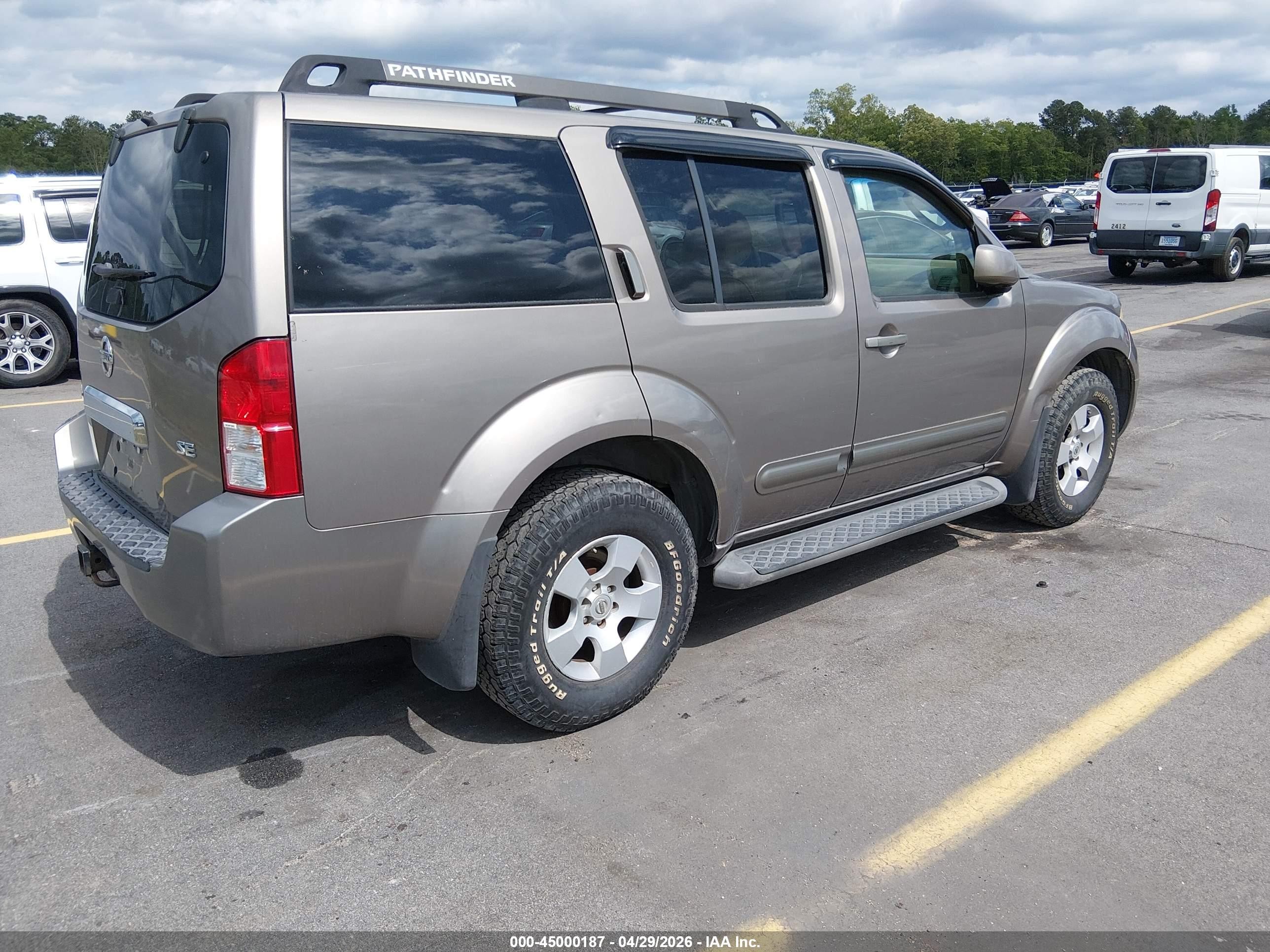 2006 Nissan Pathfinder Se Champagne vin: 5N1AR18U86C682216