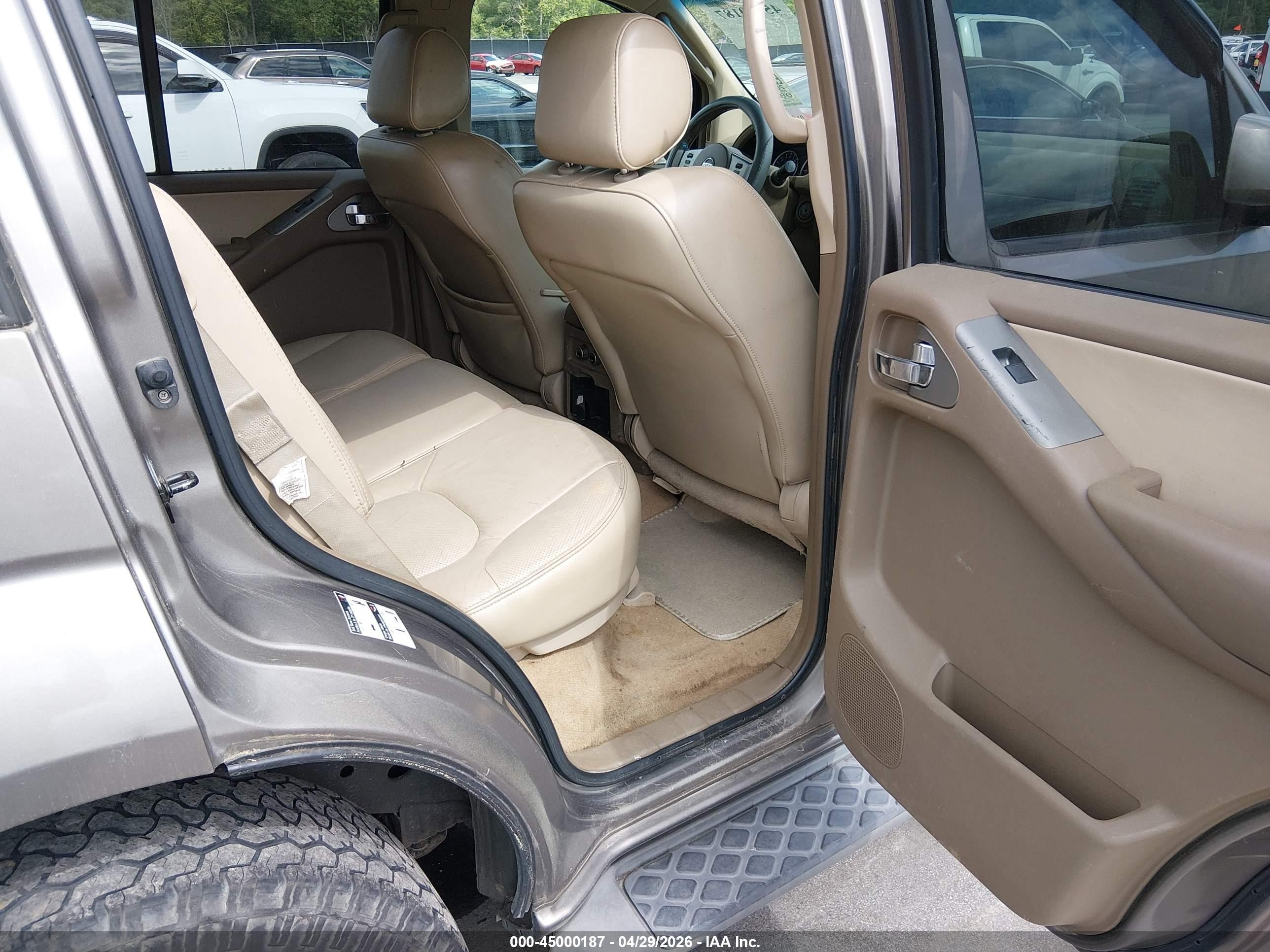 2006 Nissan Pathfinder Se Champagne vin: 5N1AR18U86C682216