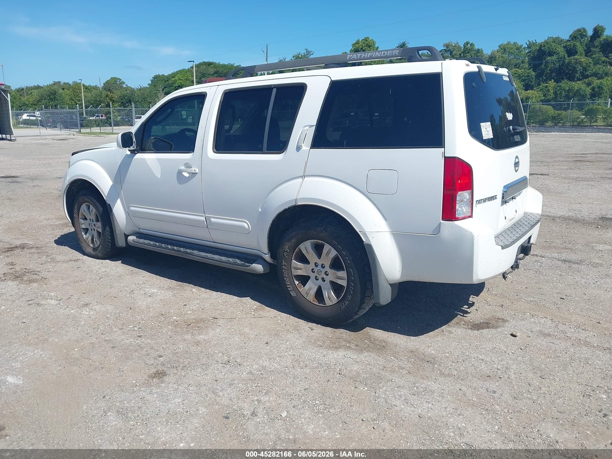 2007 Nissan Pathfinder Le White vin: 5N1AR18U87C644146