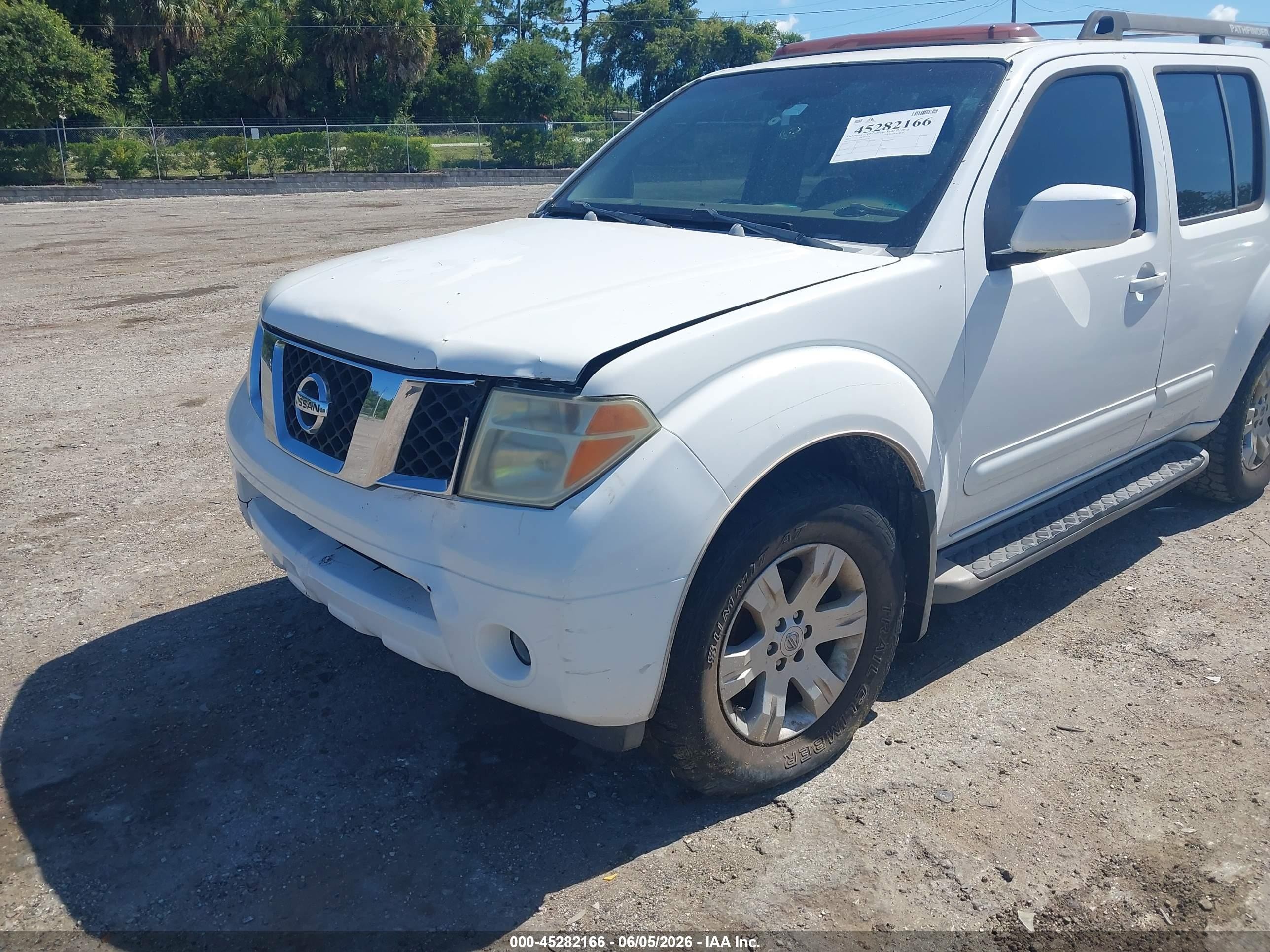 2007 Nissan Pathfinder Le White vin: 5N1AR18U87C644146
