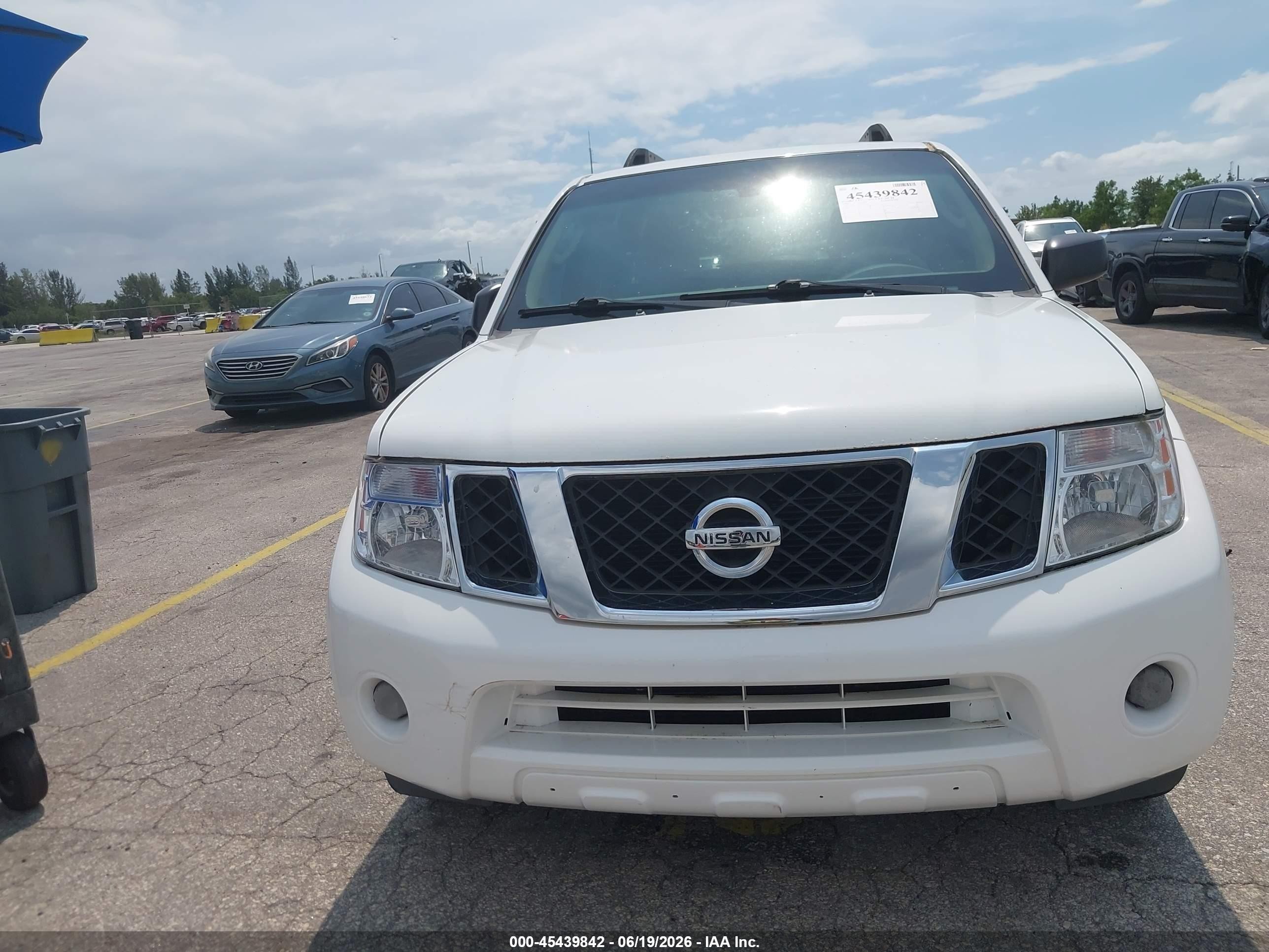 2008 Nissan Pathfinder S White vin: 5N1AR18U88C616655