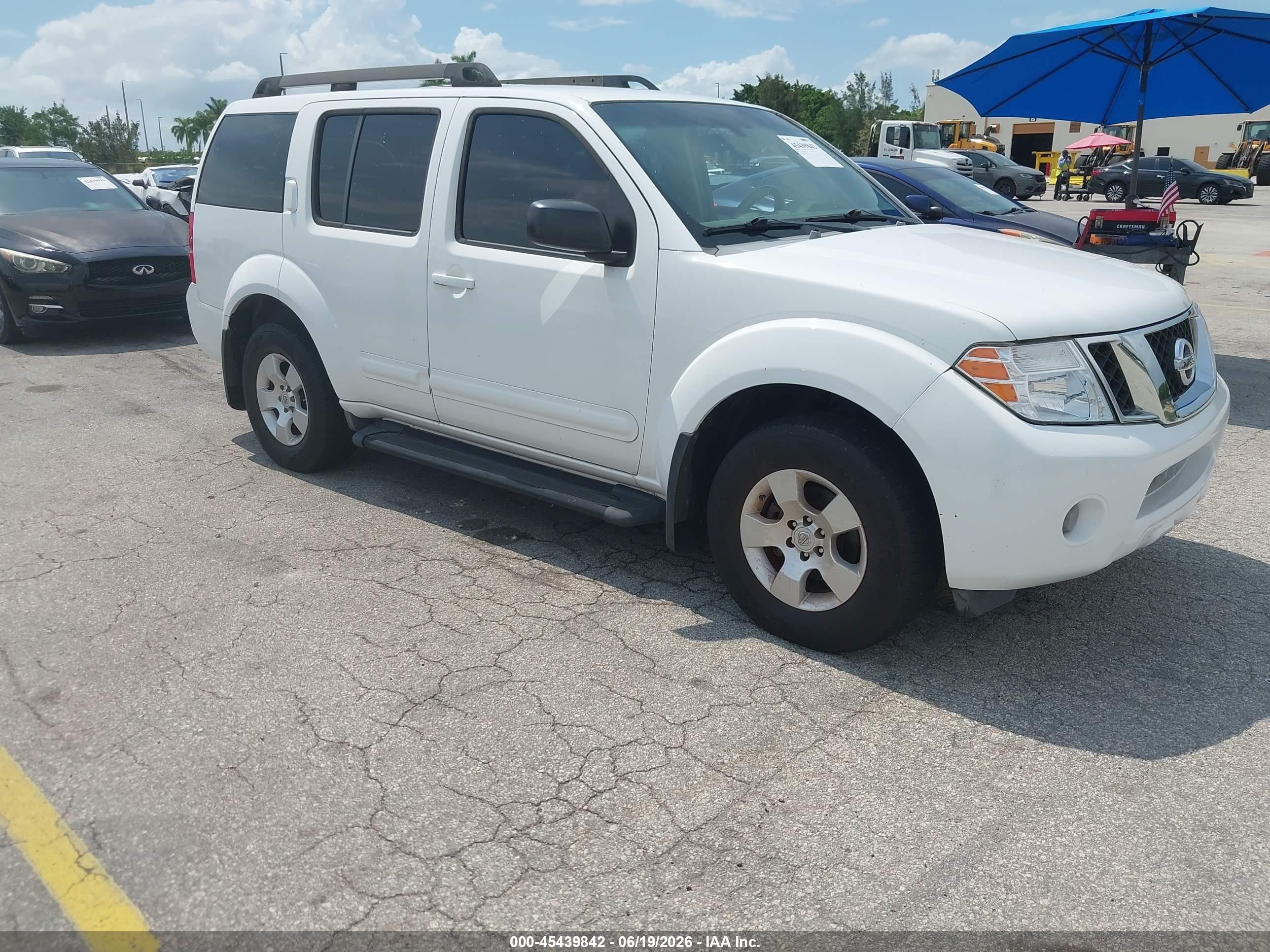 2008 Nissan Pathfinder S White vin: 5N1AR18U88C616655