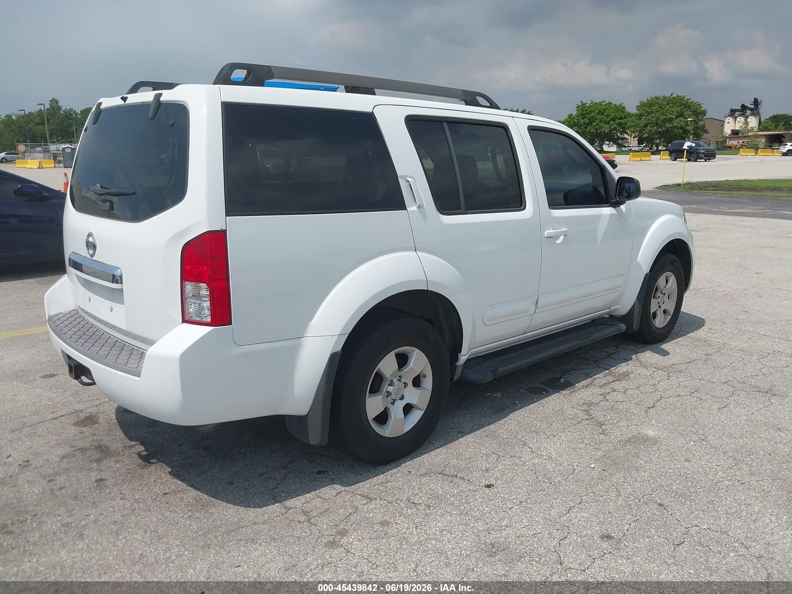 2008 Nissan Pathfinder S White vin: 5N1AR18U88C616655