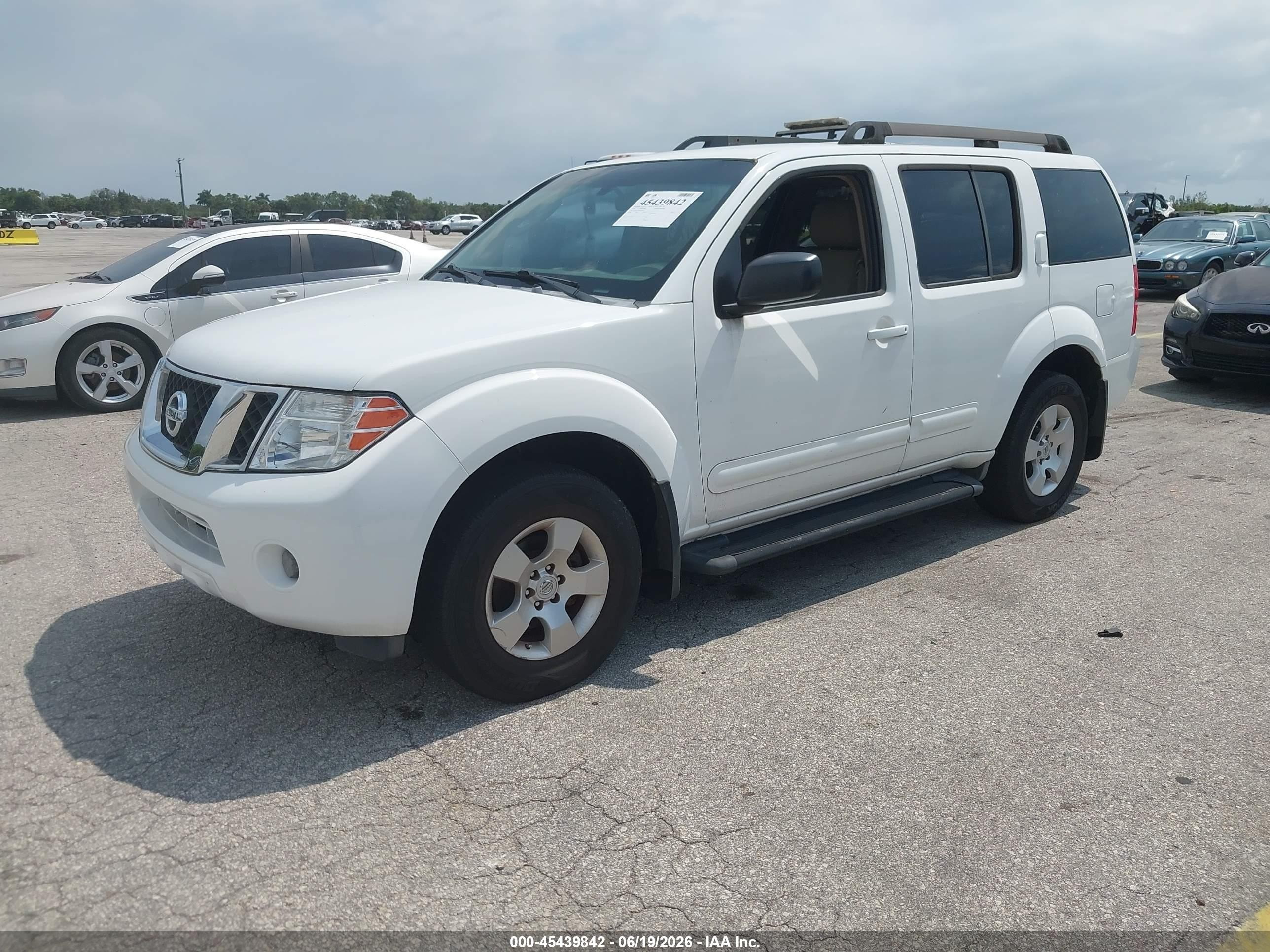 2008 Nissan Pathfinder S White vin: 5N1AR18U88C616655