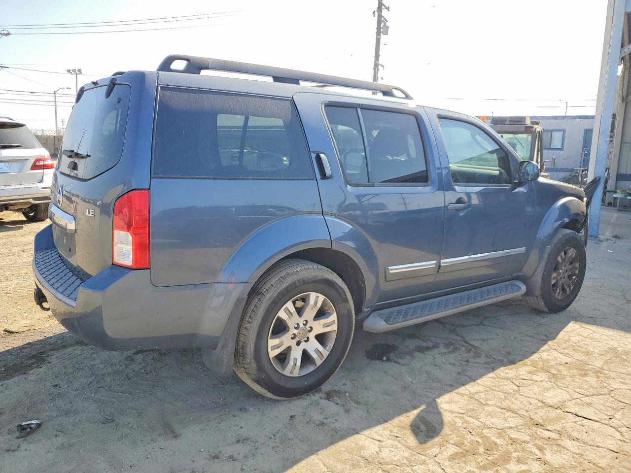 2008 Nissan Pathfinder S Silver vin: 5N1AR18U88C623587