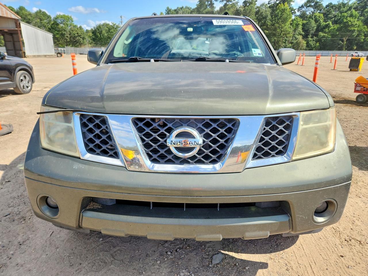 2005 Nissan Pathfinder Xe Green vin: 5N1AR18U95C706005