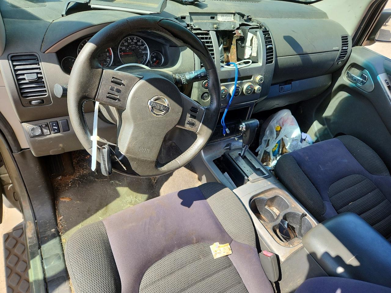 2005 Nissan Pathfinder Xe Green vin: 5N1AR18U95C706005