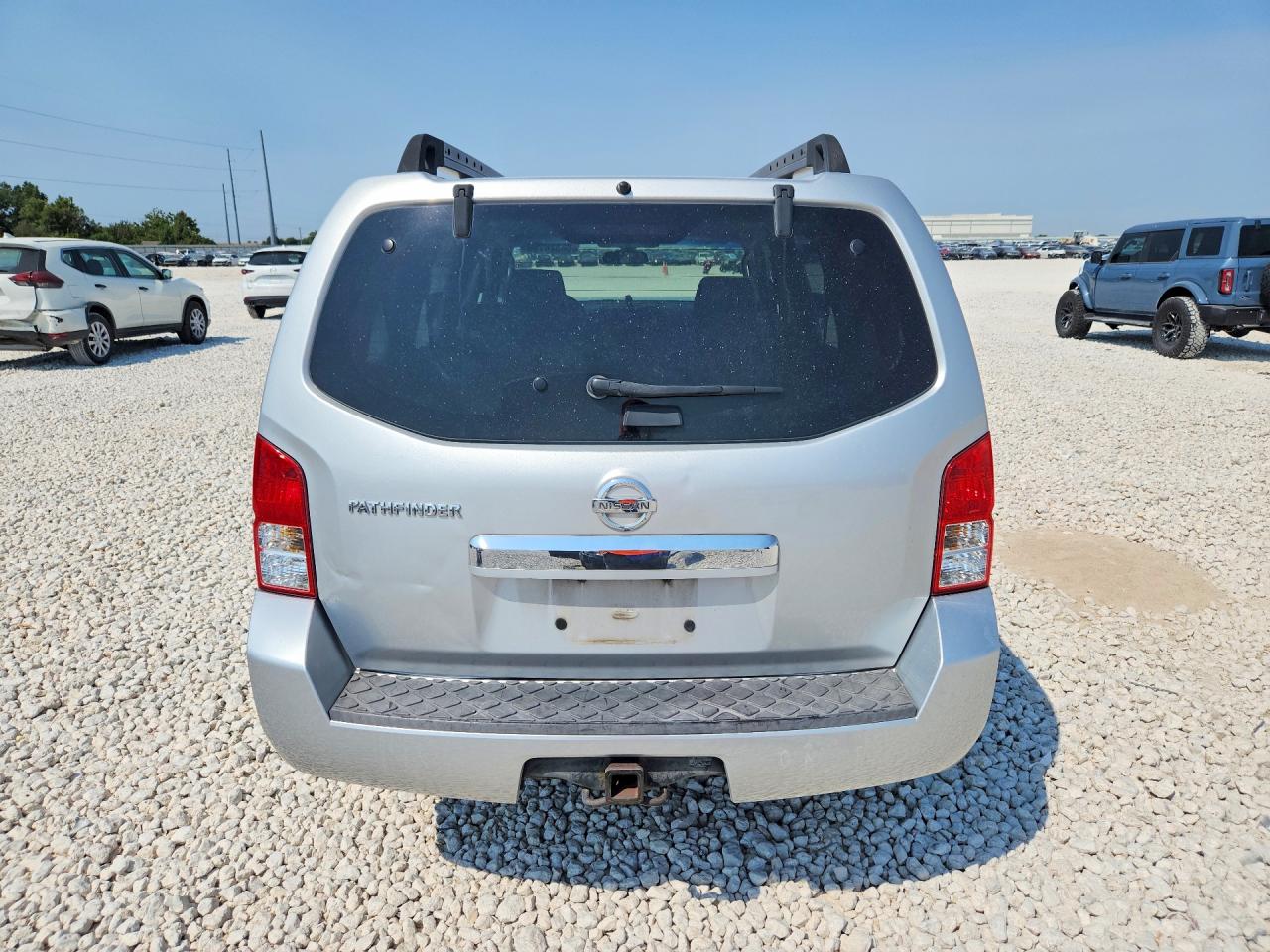 2008 Nissan Pathfinder S Silver vin: 5N1AR18U98C643640