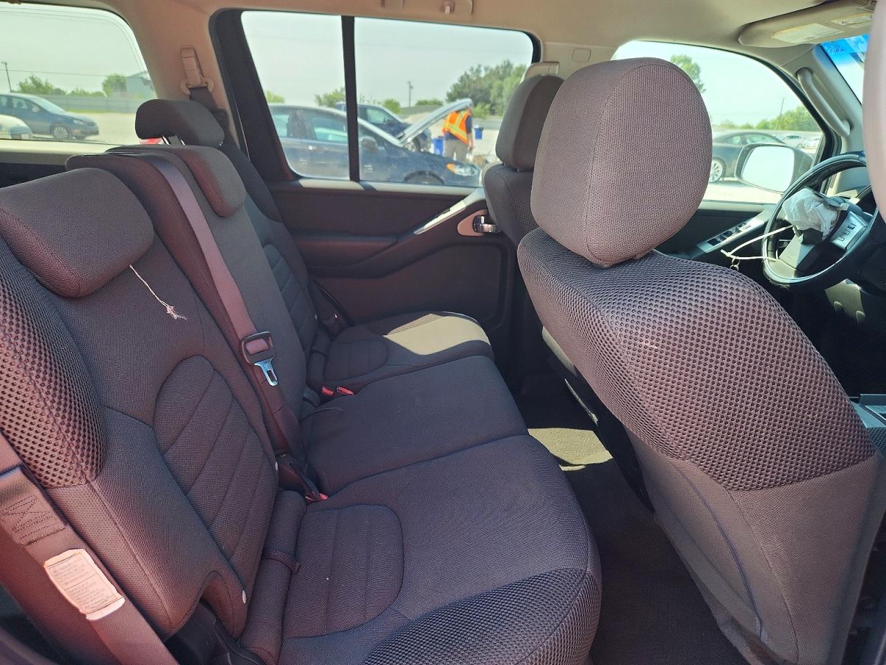 2008 Nissan Pathfinder S Silver vin: 5N1AR18U98C643640