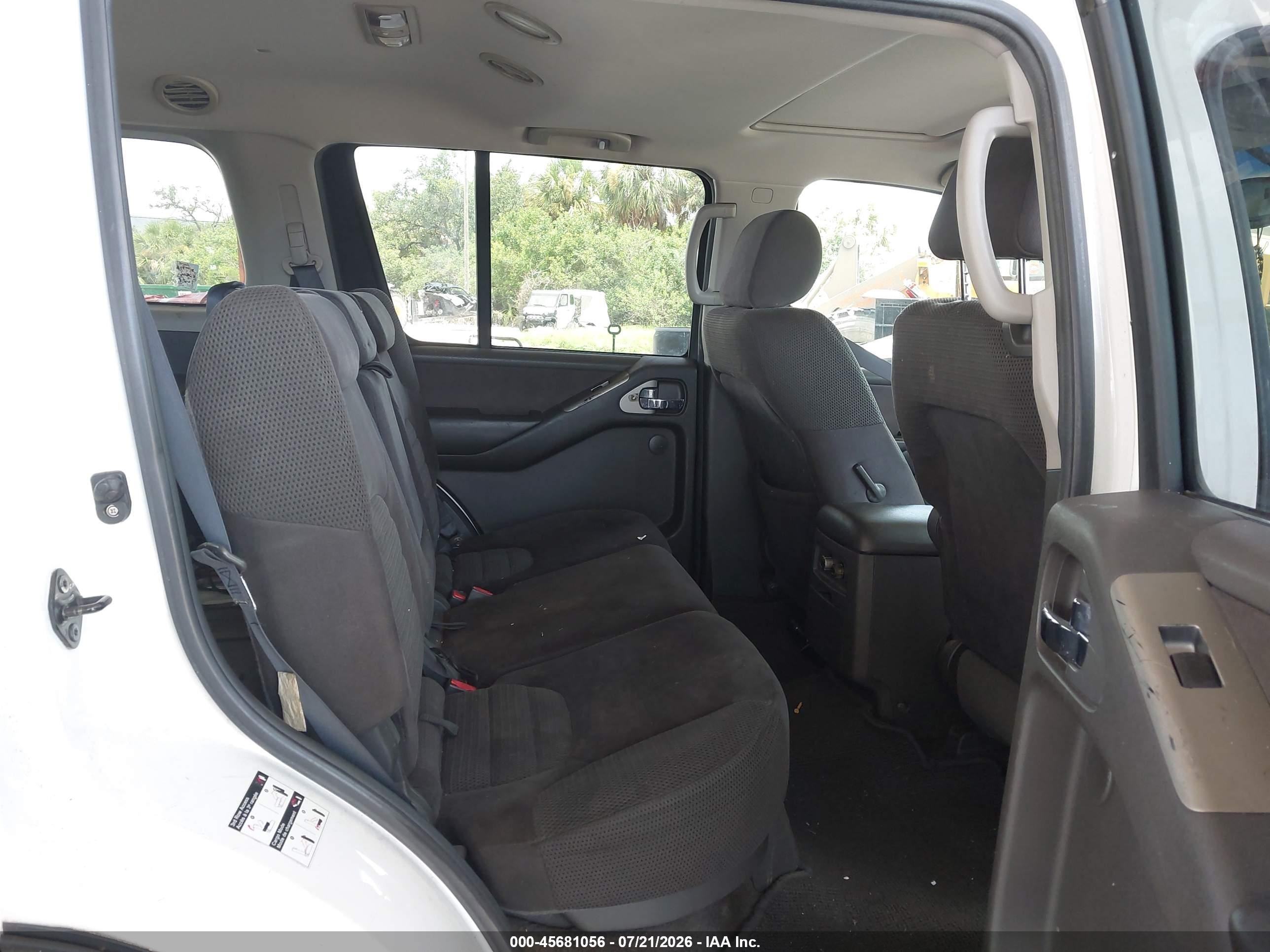 2005 Nissan Pathfinder Se White vin: 5N1AR18UX5C736873