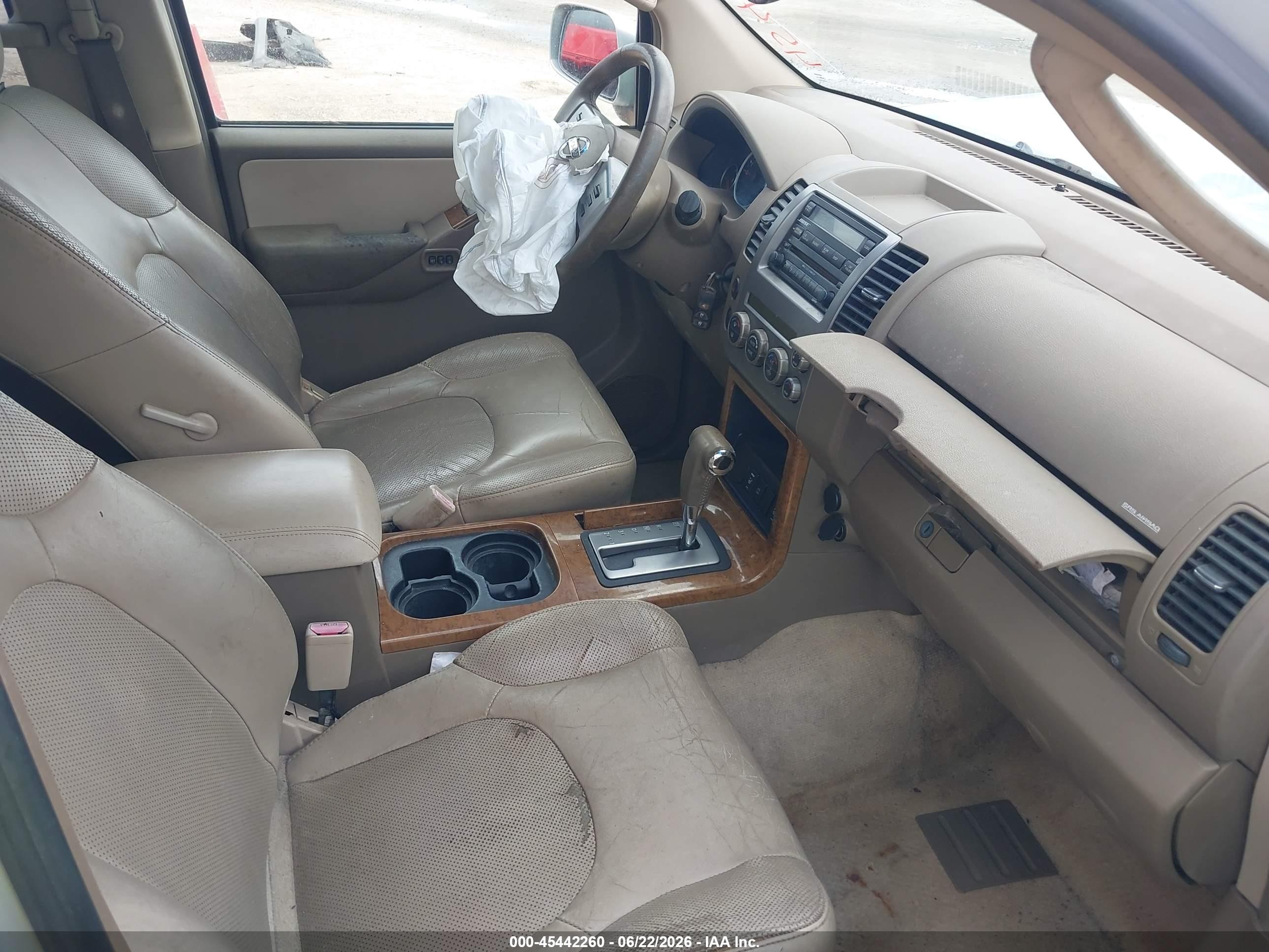 2005 Nissan Pathfinder Le Silver vin: 5N1AR18UX5C783790