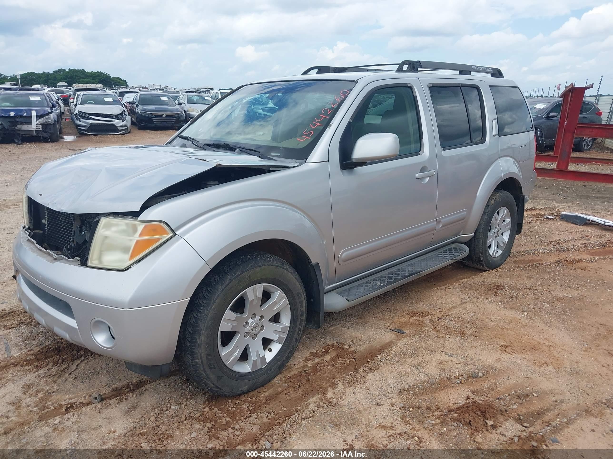 2005 Nissan Pathfinder Le Silver vin: 5N1AR18UX5C783790