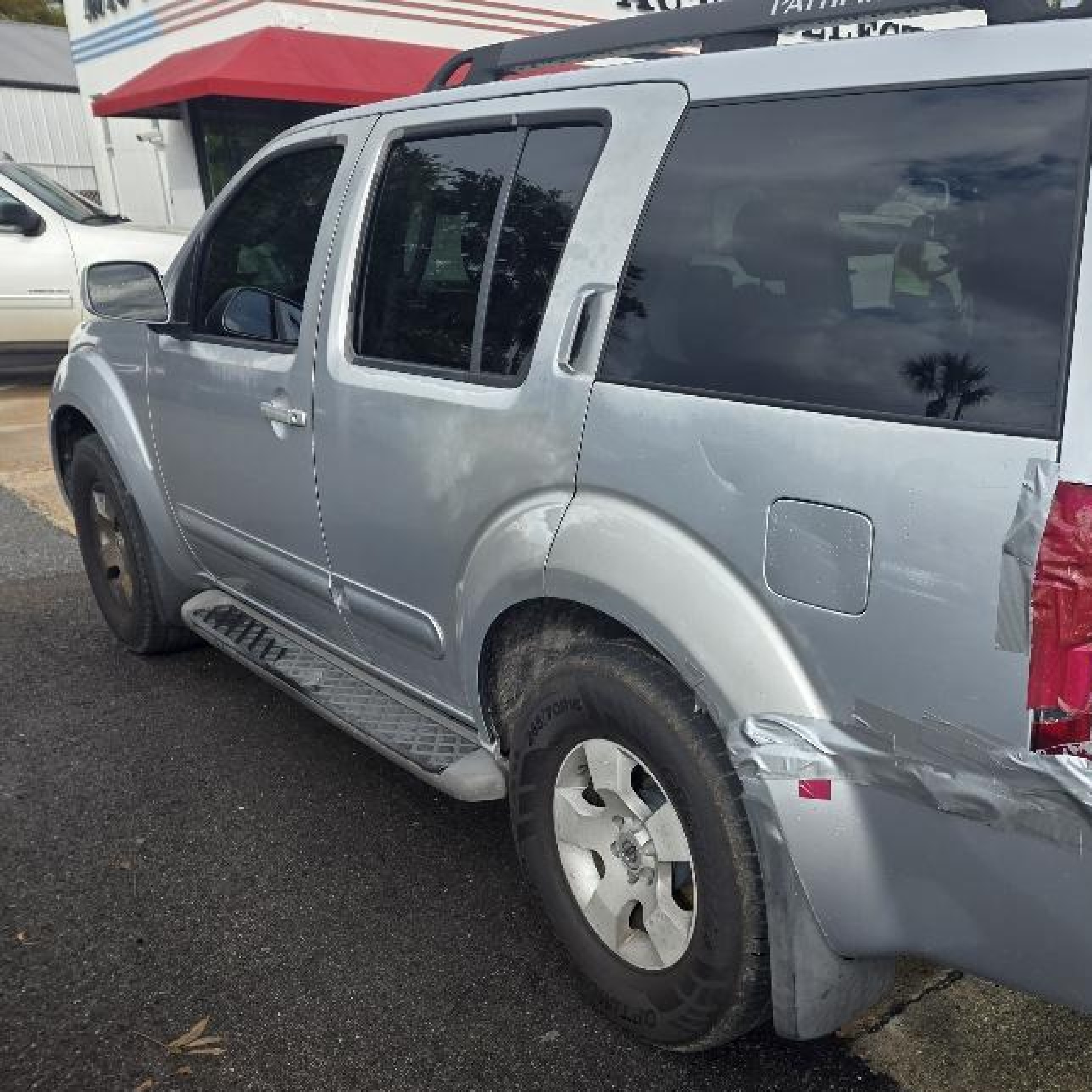 2006 Nissan Pathfinder Se Silver vin: 5N1AR18UX6C604603