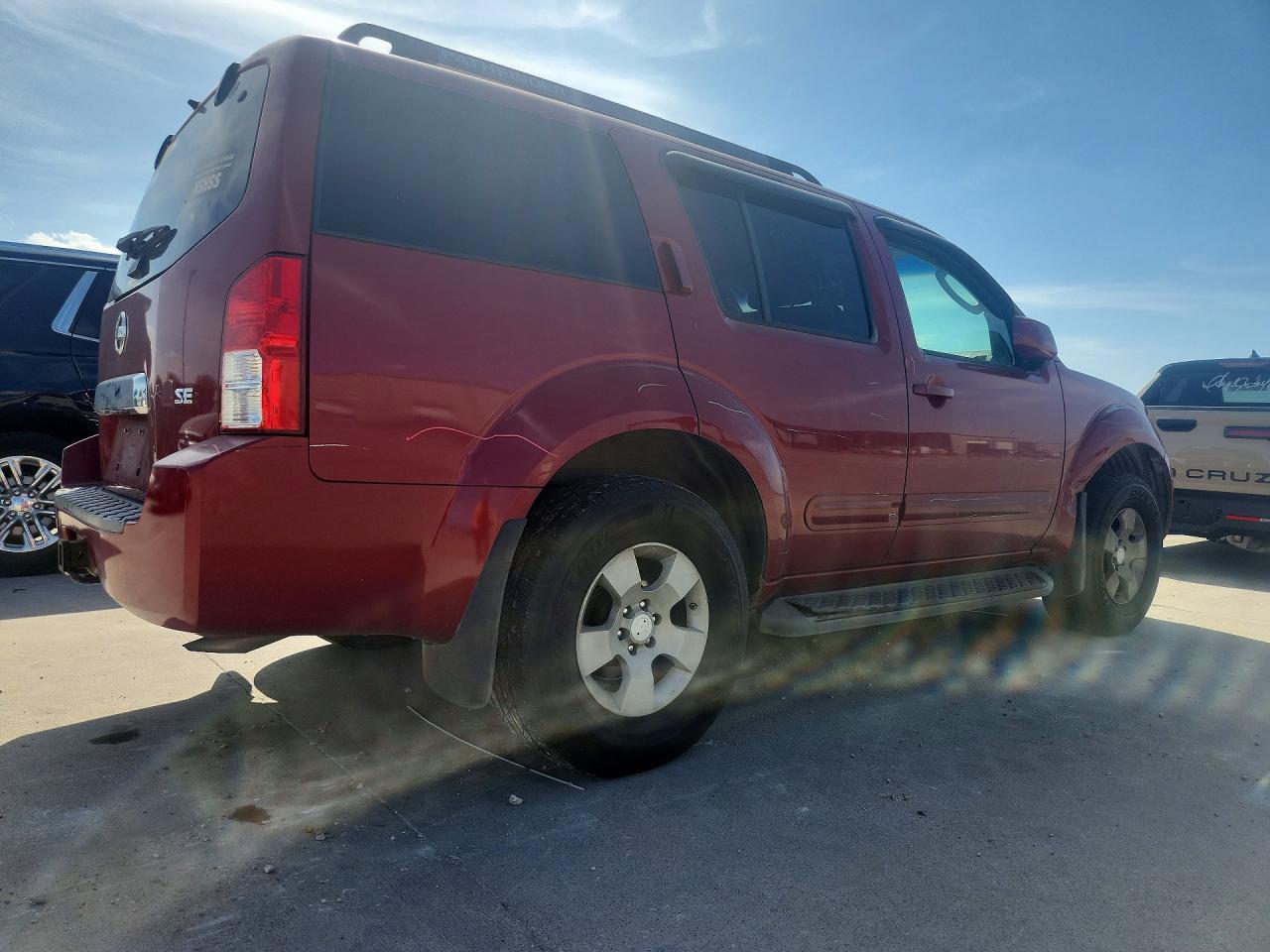 2006 Nissan Pathfinder S Red vin: 5N1AR18UX6C629212