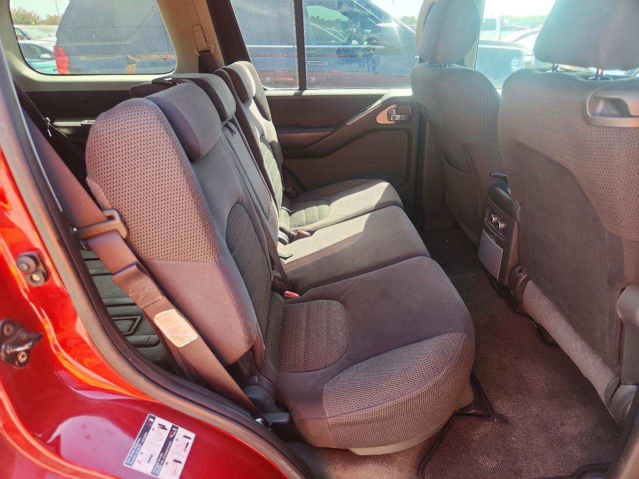 2006 Nissan Pathfinder S Red vin: 5N1AR18UX6C629212