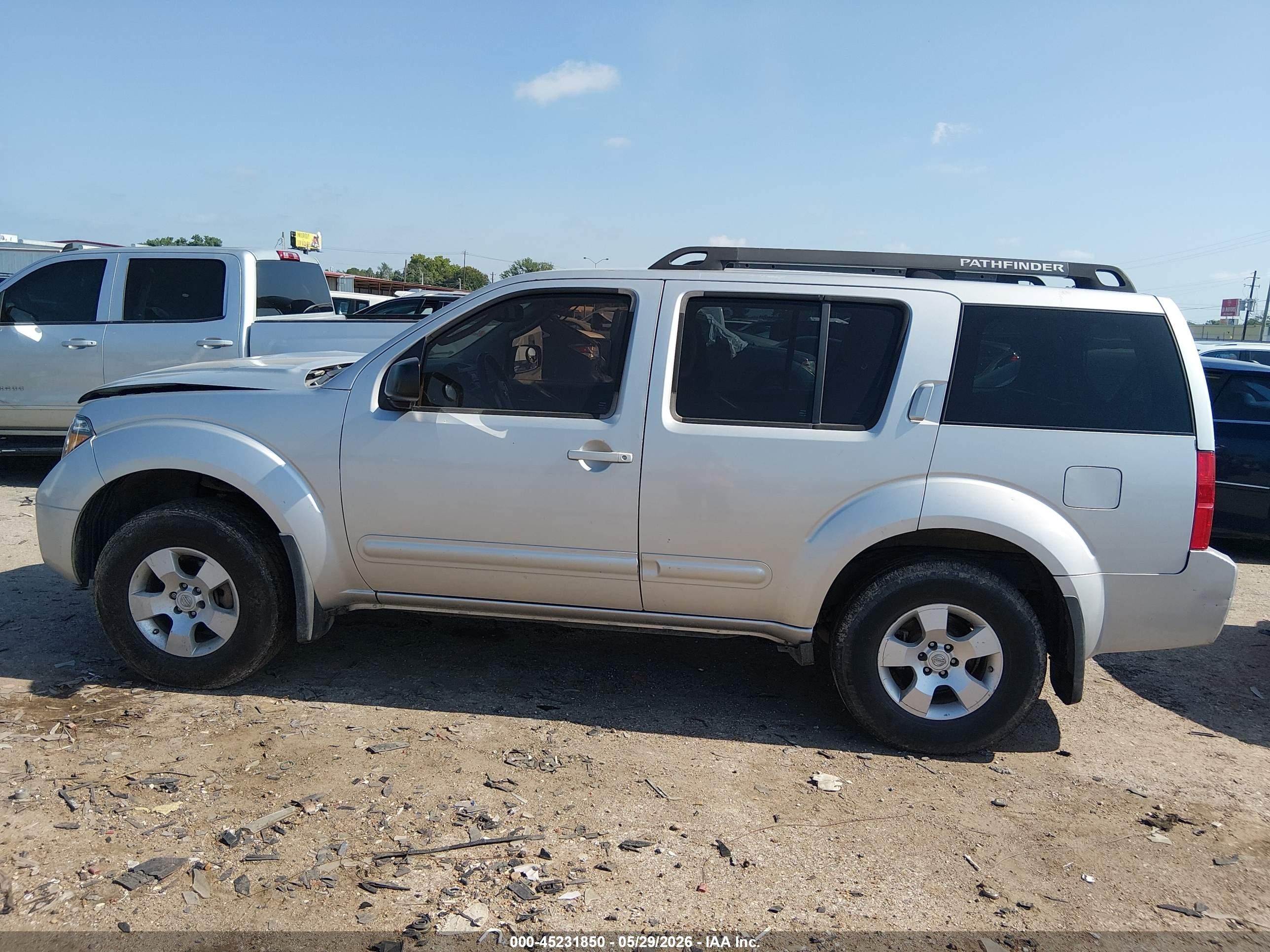 2006 Nissan Pathfinder S Silver vin: 5N1AR18UX6C658810