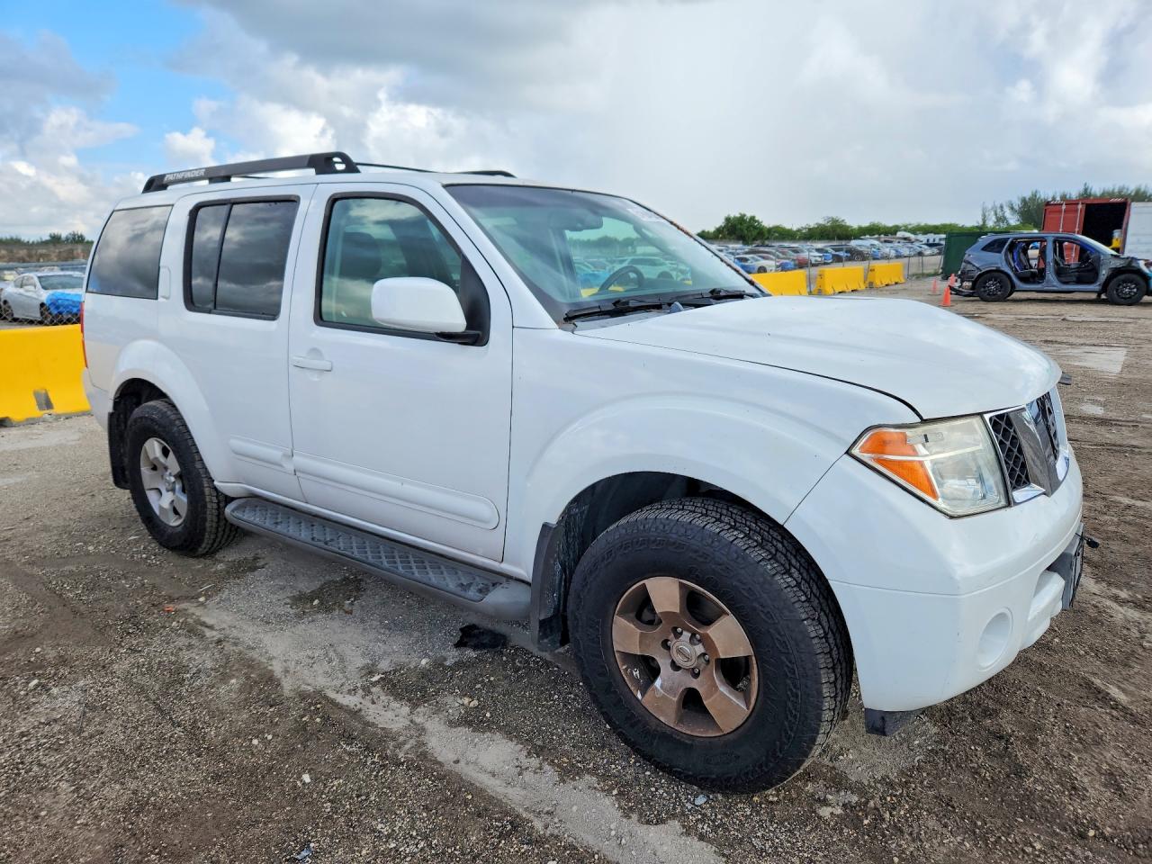 2007 Nissan Pathfinder S White vin: 5N1AR18UX7C626215