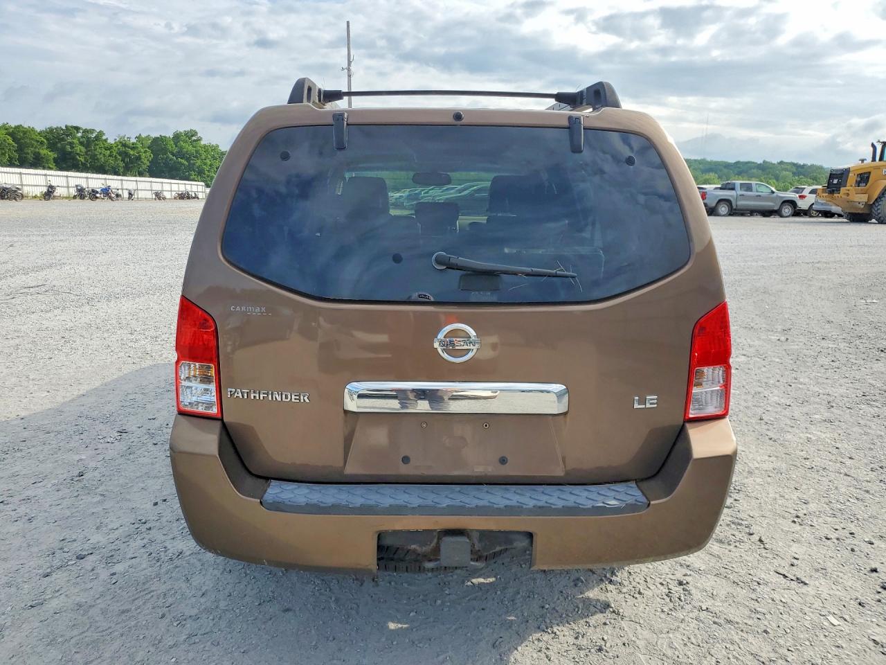 2005 Nissan Pathfinder Le/se/xe Brown vin: 5N1AR18W05C716293