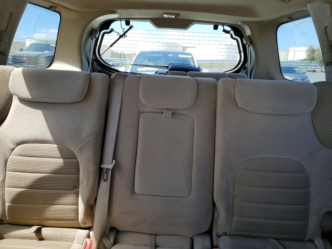 2005 Nissan Pathfinder Xe Gold vin: 5N1AR18W05C777210