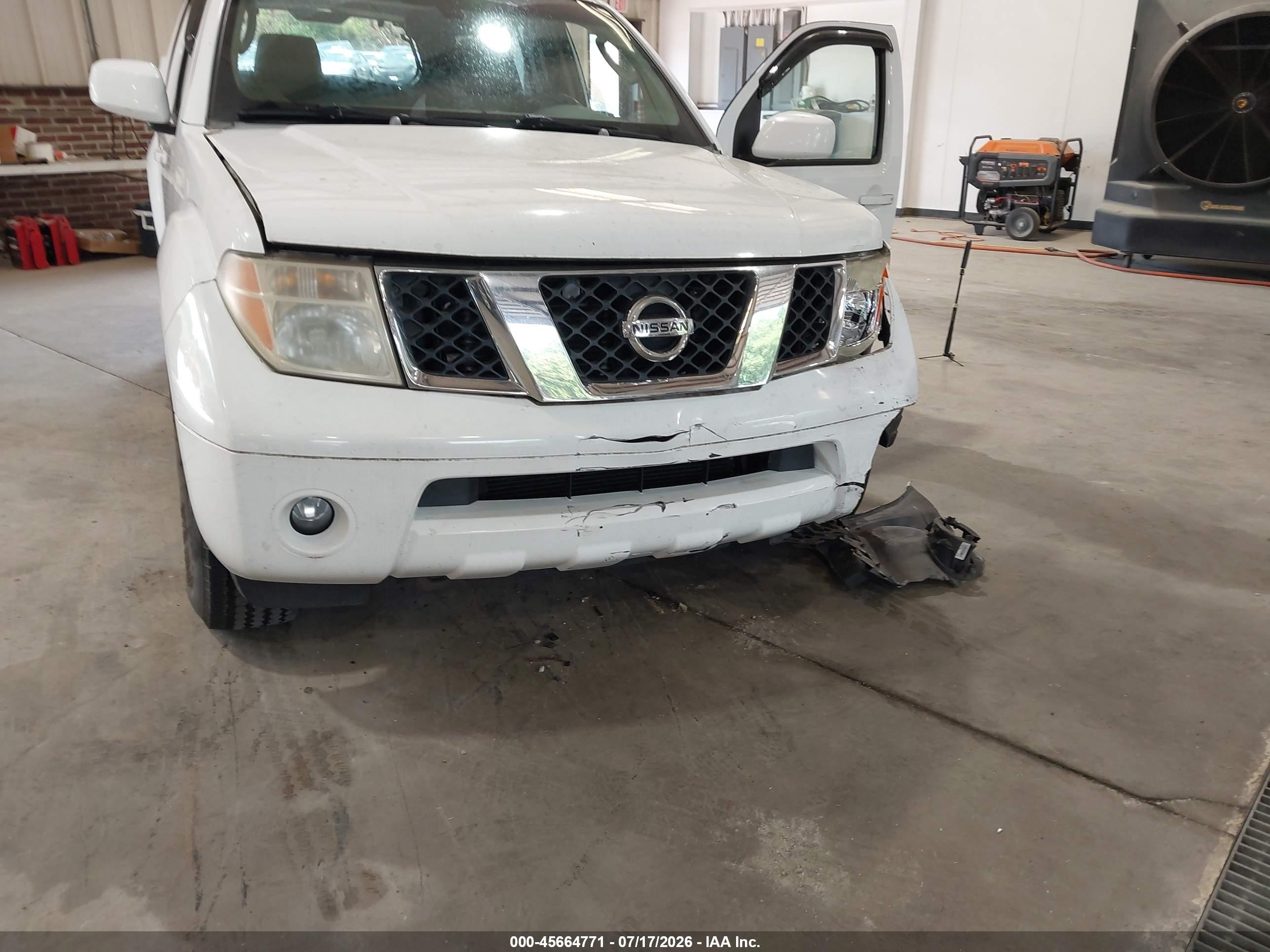 2007 Nissan Pathfinder Se White vin: 5N1AR18W07C622191